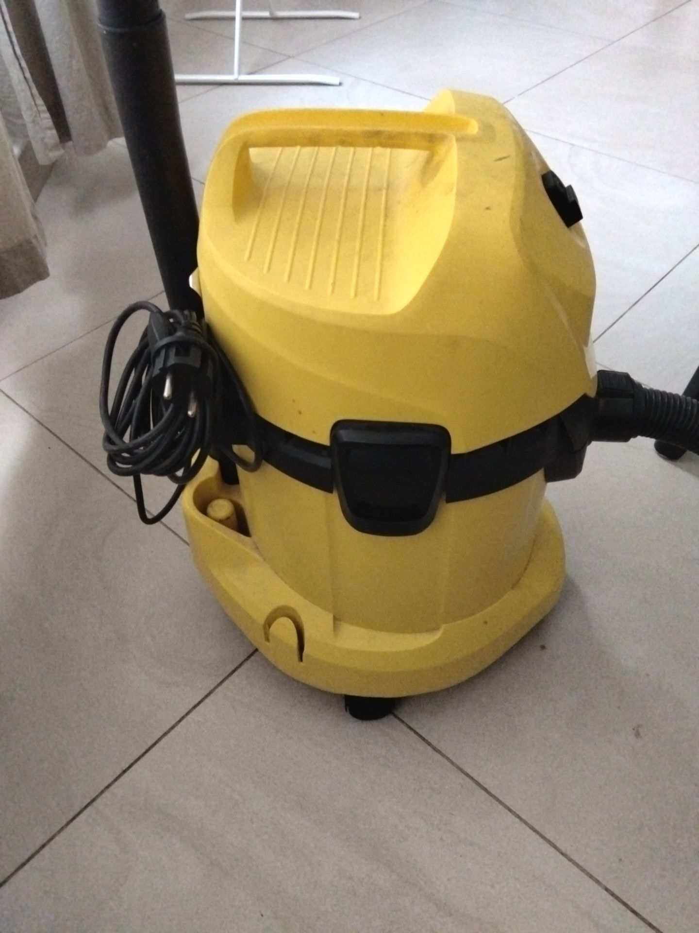 Vacuum  - Image 3