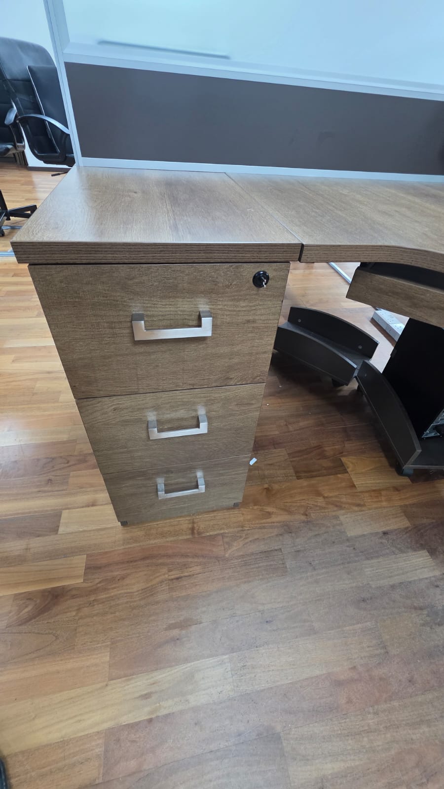 2-Person Office Workstation (06 set) – Brown – Excellent Condition - Image 4