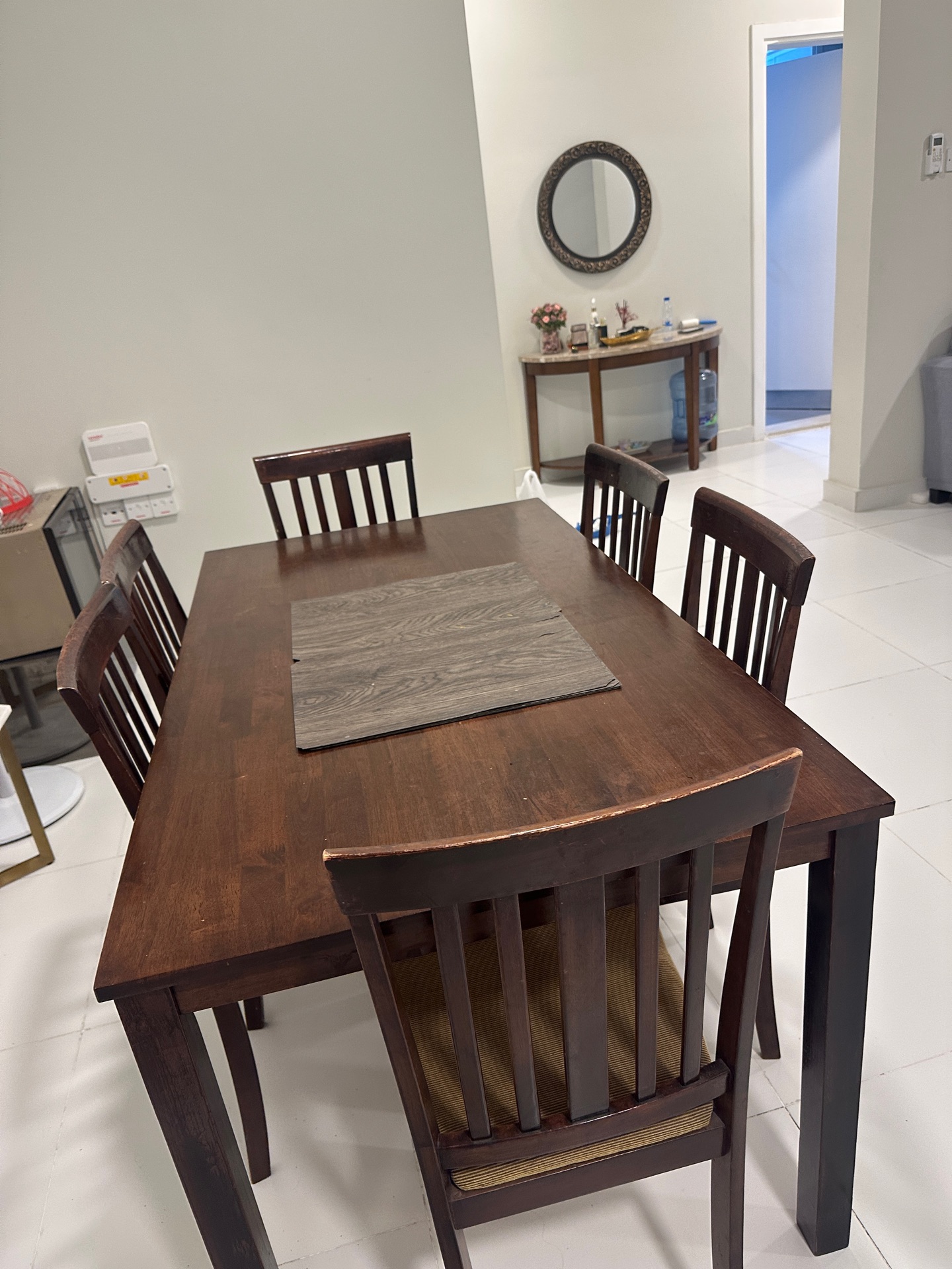 Table 6 chairs  - Image 3