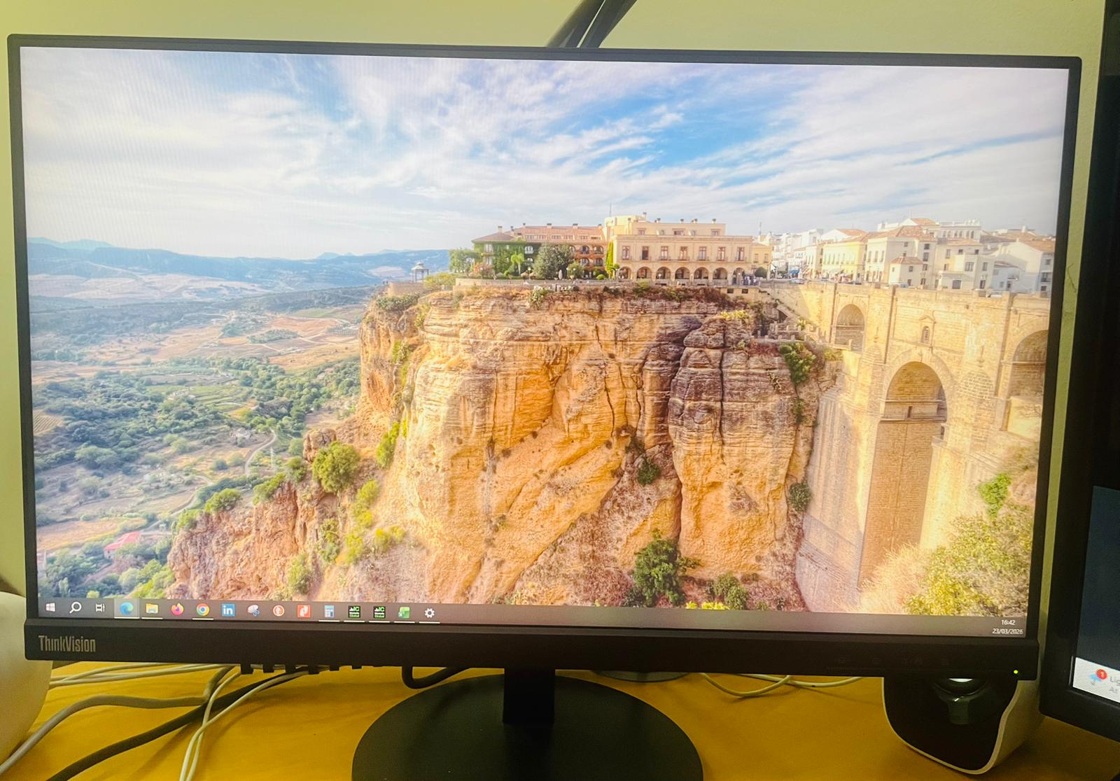 DELL OPTIPLEX 7070, Core i7 (CPU Only) + FREE new webcam + new headset - Image 3