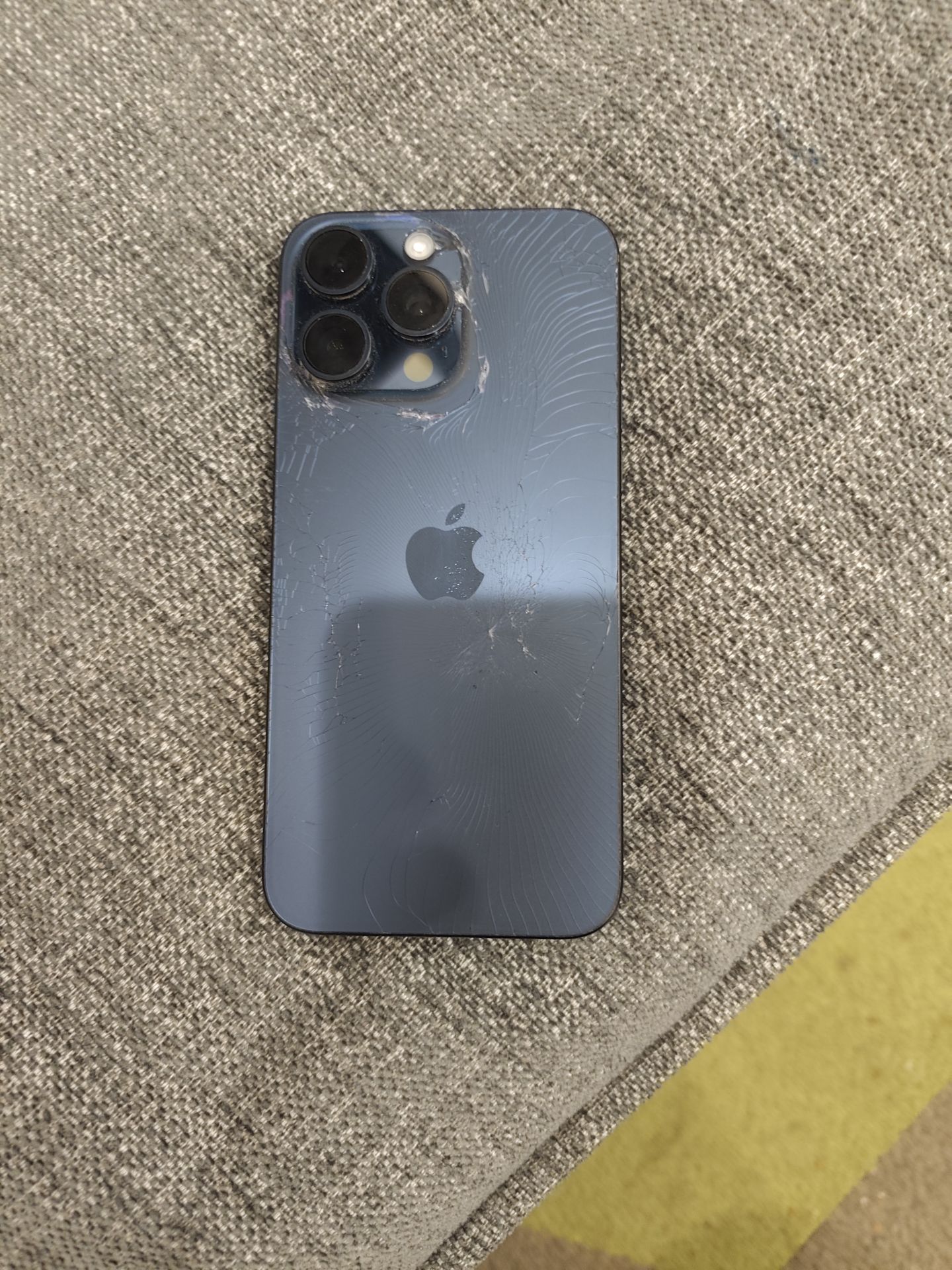 iPhone 15 Pro Max 256GB - Blue Titanium - Read Description - Image 4