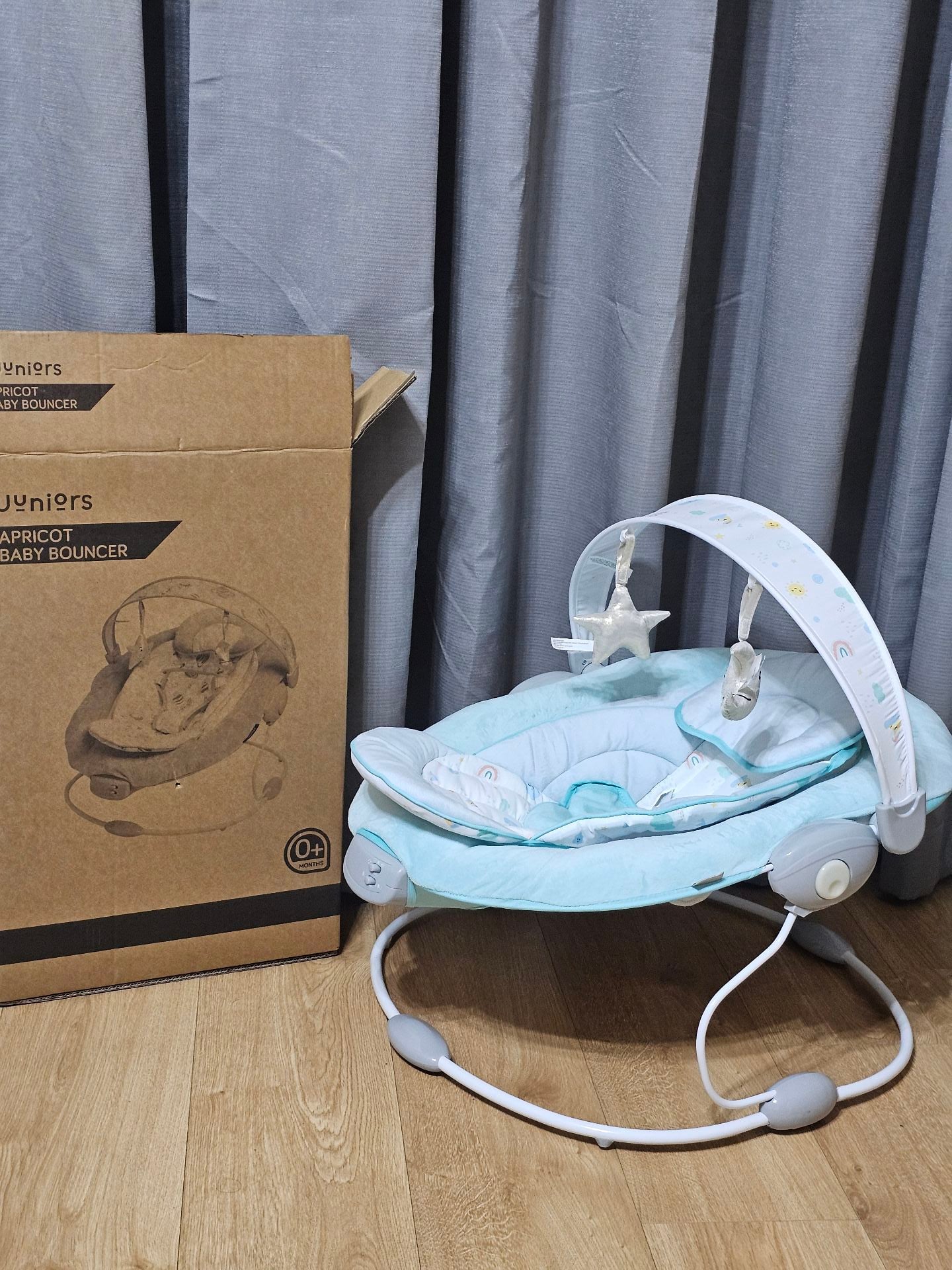 Almost unused Junior's Baby Bouncer with music and vibration - Image 1