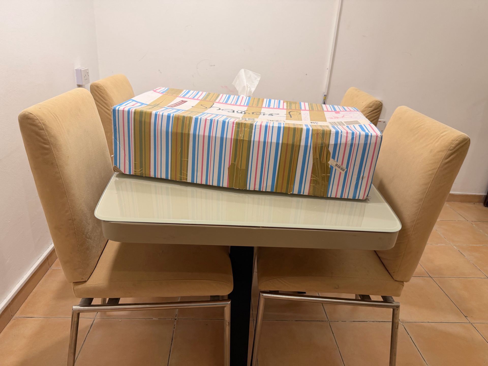 Junior brand carrier - Image 3