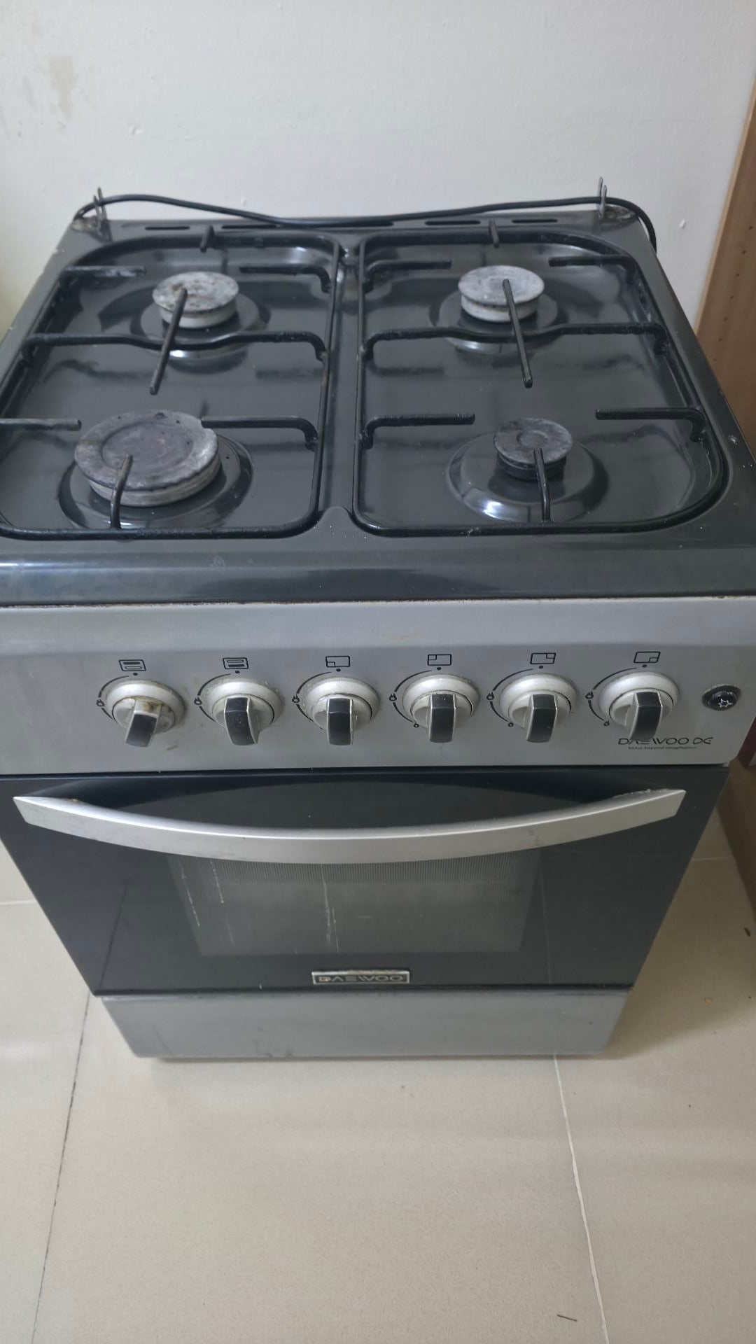 Four burner gas stove  - Image 2