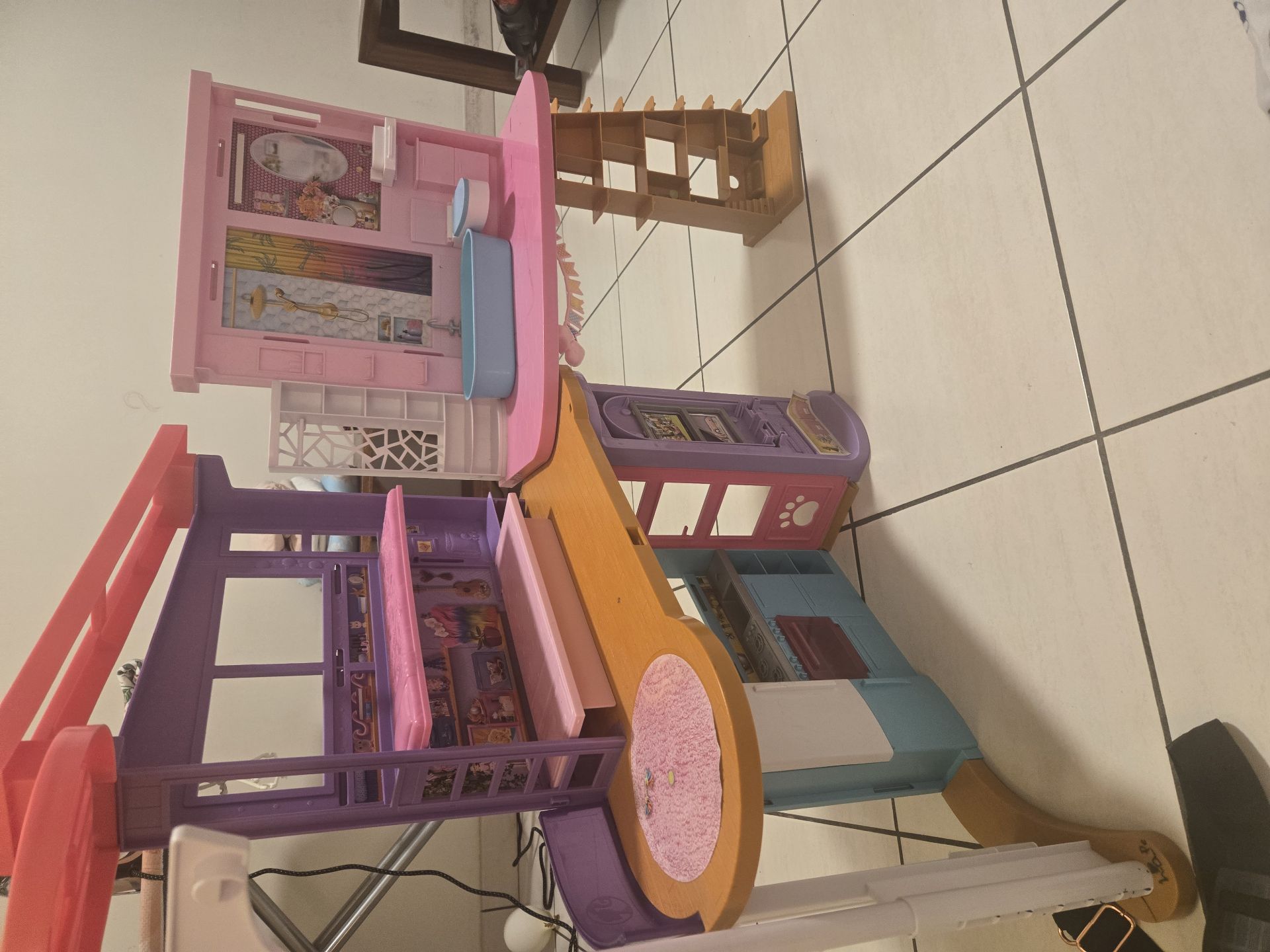 Doll house - Image 2