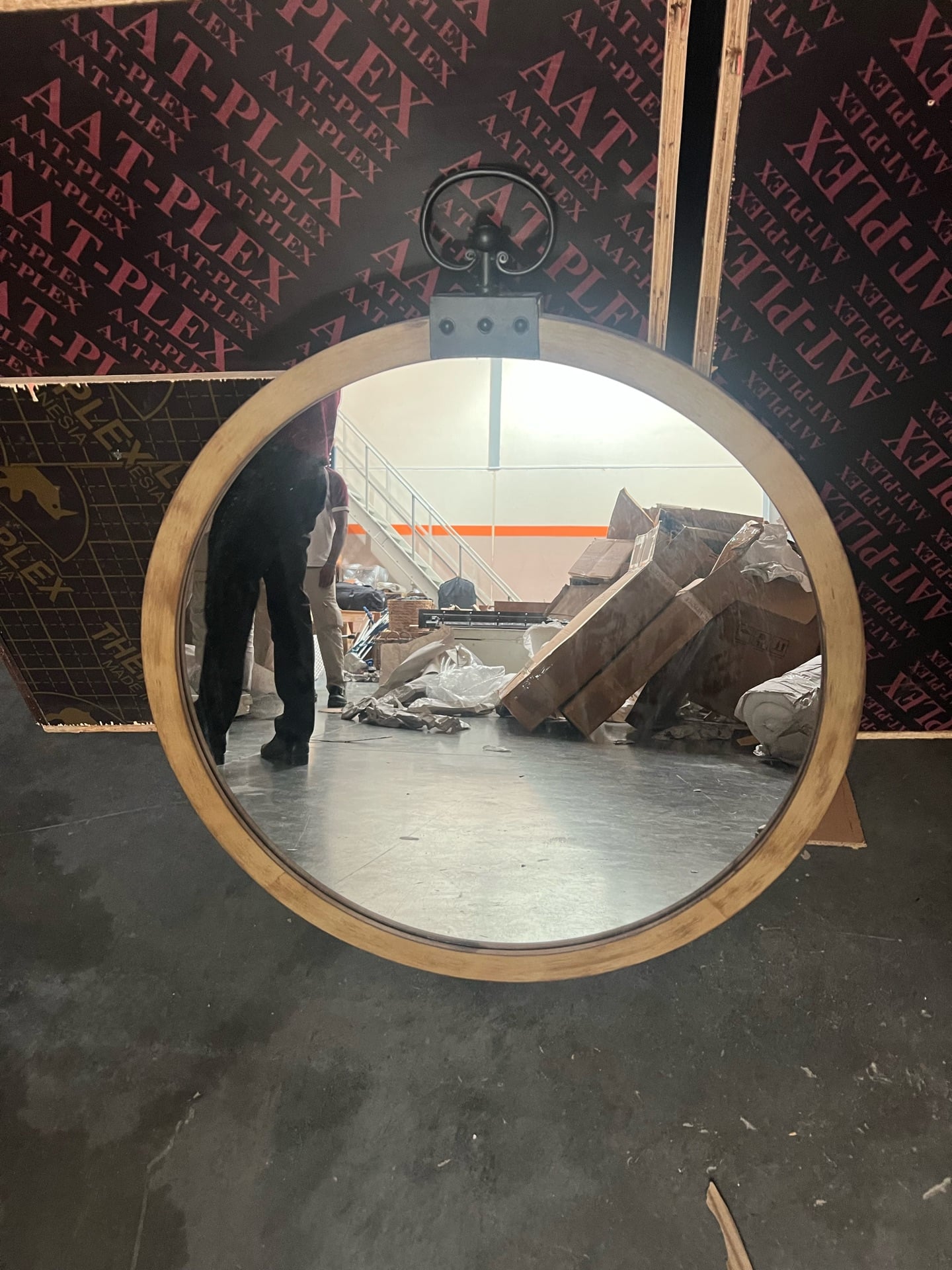 Wooden fame round mirror  - Image 2