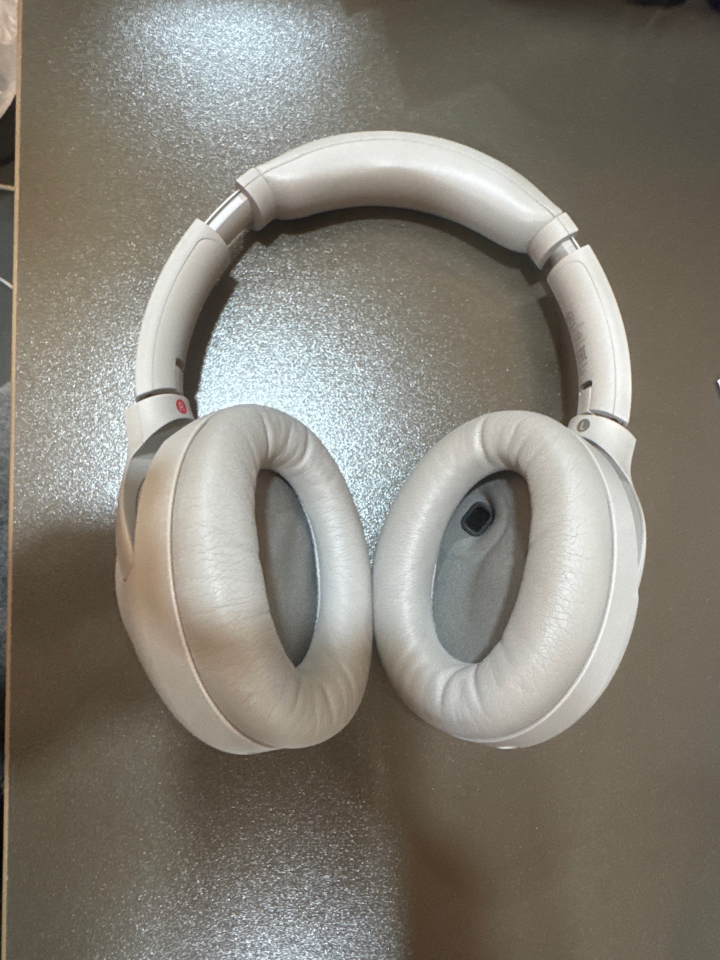 Sony WH-1000XM4  - Image 2