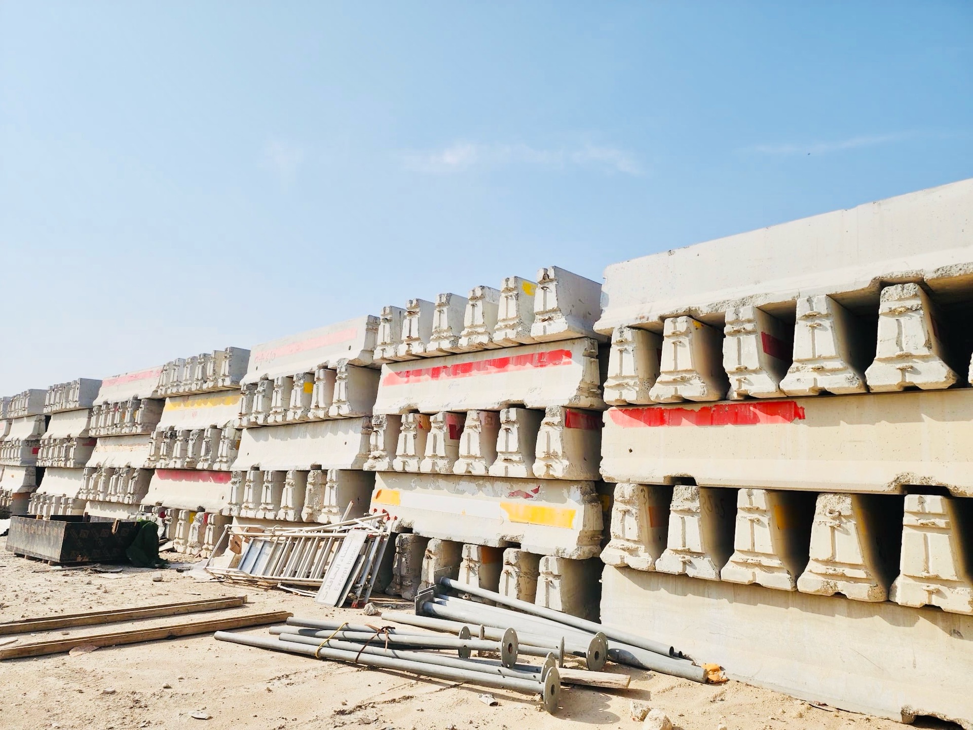 Concrete Barriers- Length 3.8 - Image 3
