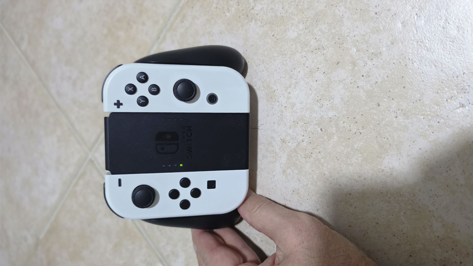 Nintendo switch 1 oled (console with dock ,box,and original accessories) - Image 3