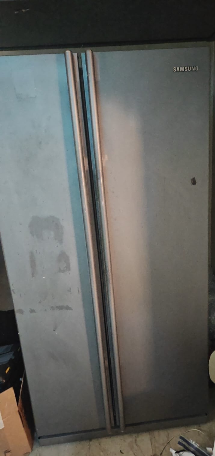 Tow LG refrigerator - Image 4