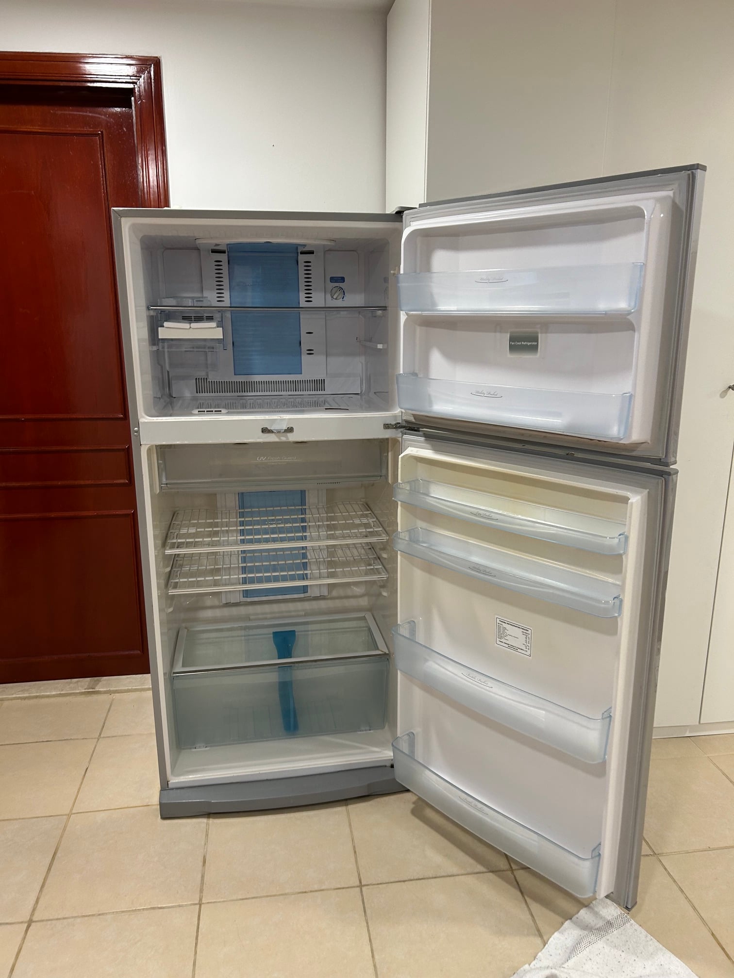 Fridge in good working condition - Image 1
