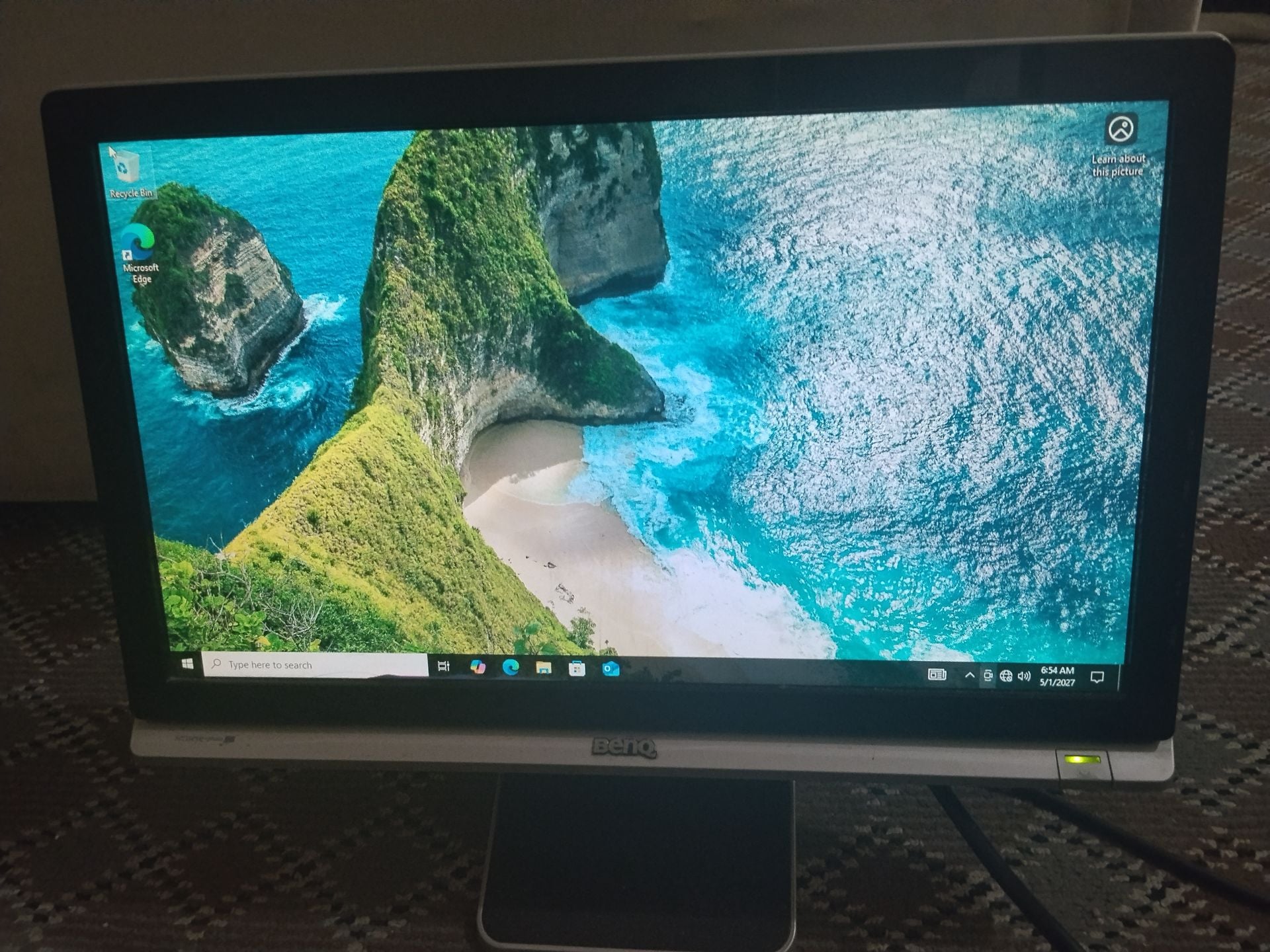 Benq LCD Monitor - Image 1