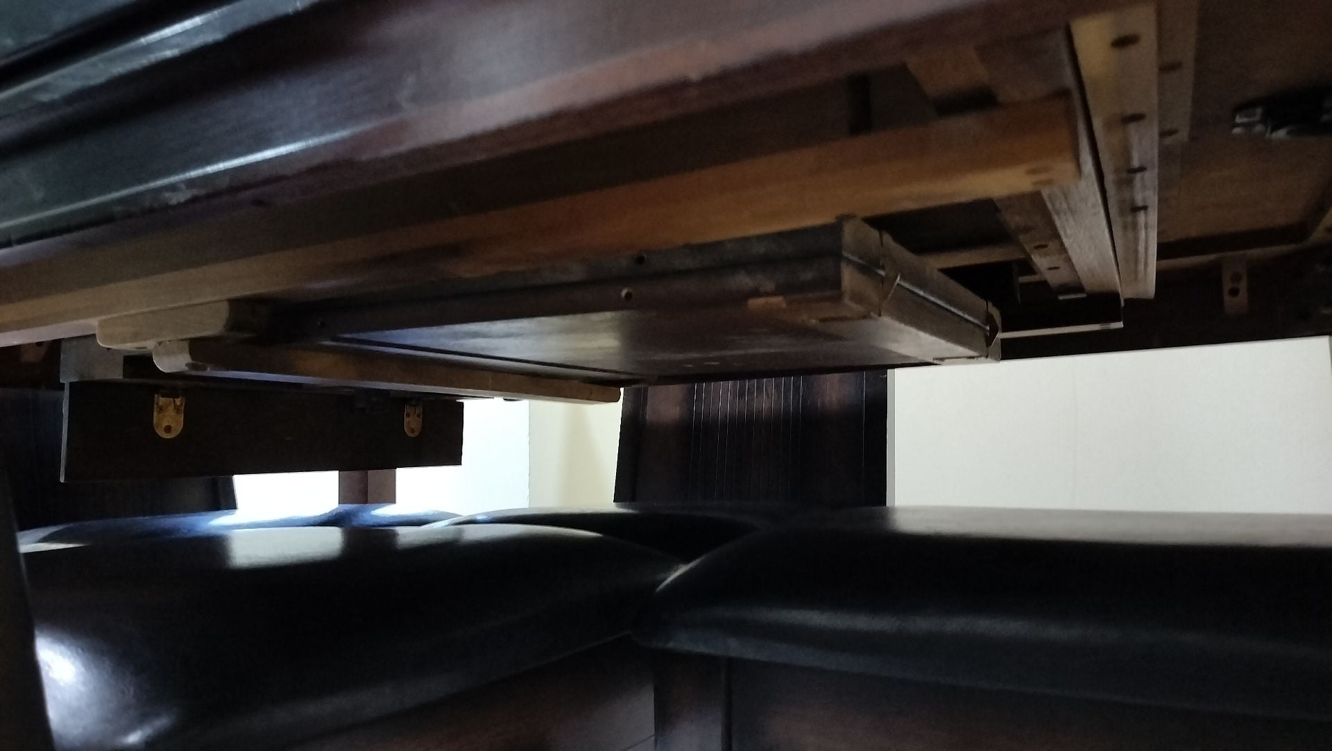 Dining table  - Image 4
