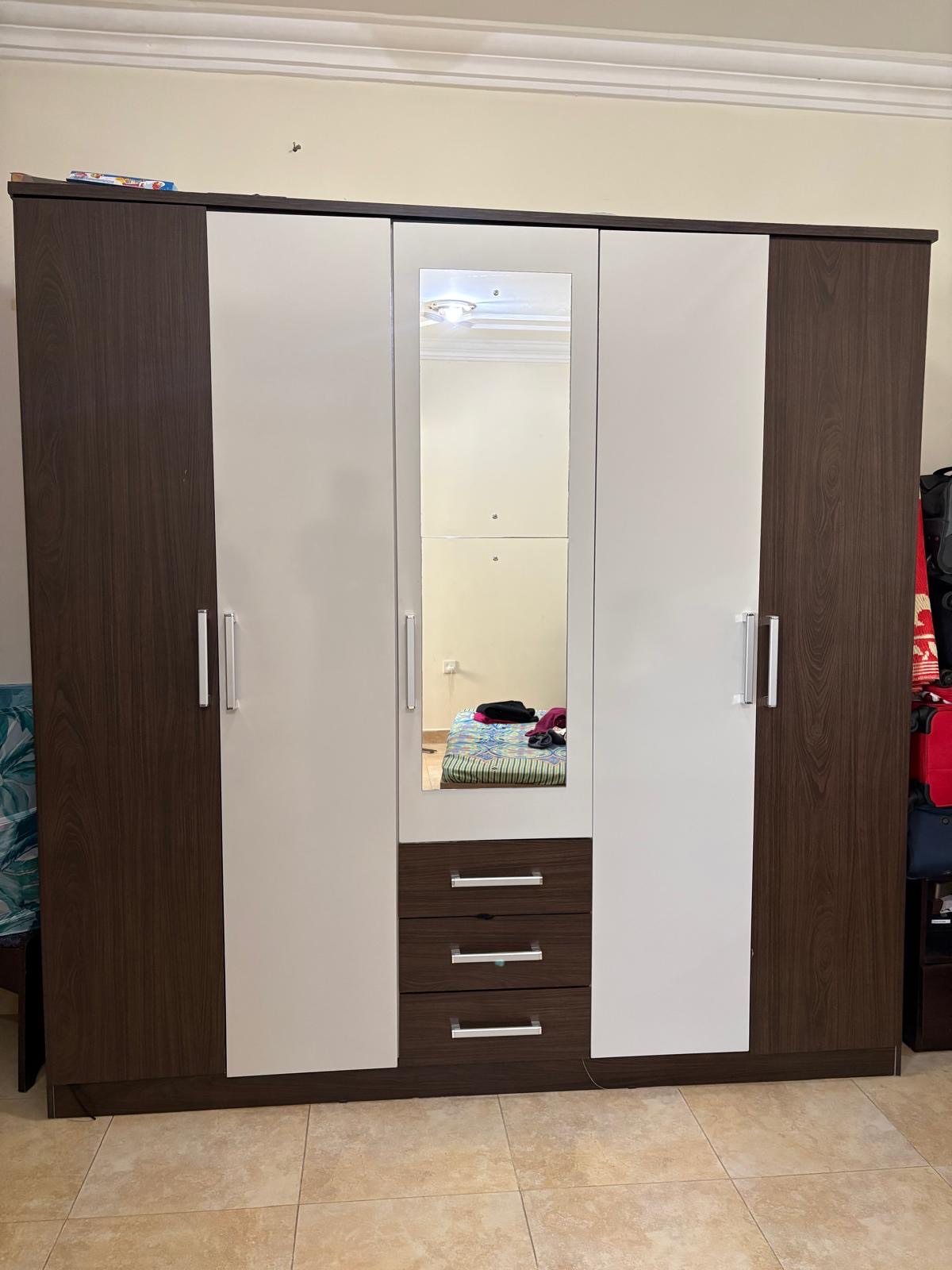 5 door wardrobe  - Image 4