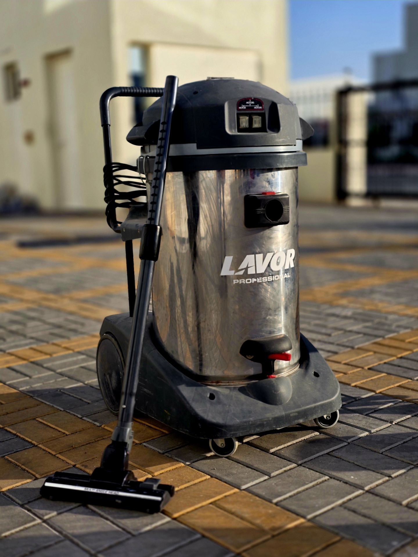 Wet and dry Vacuum Cleaner  - Image 2