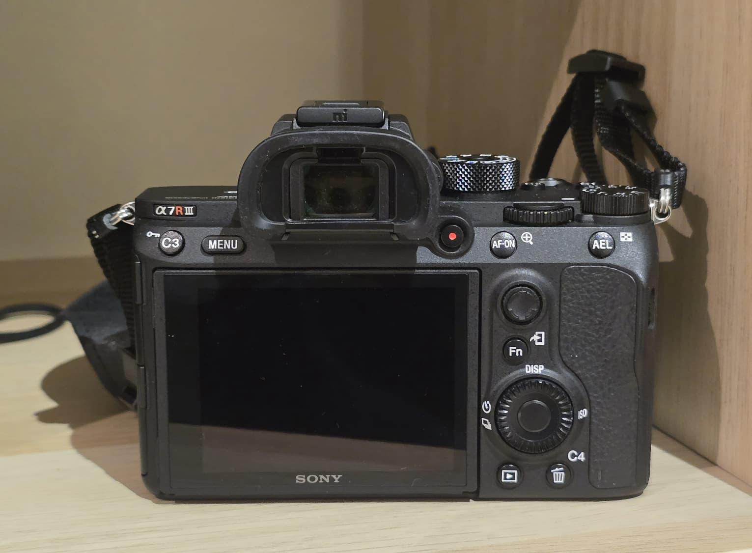 Sony A7rIII New Condition - Image 6