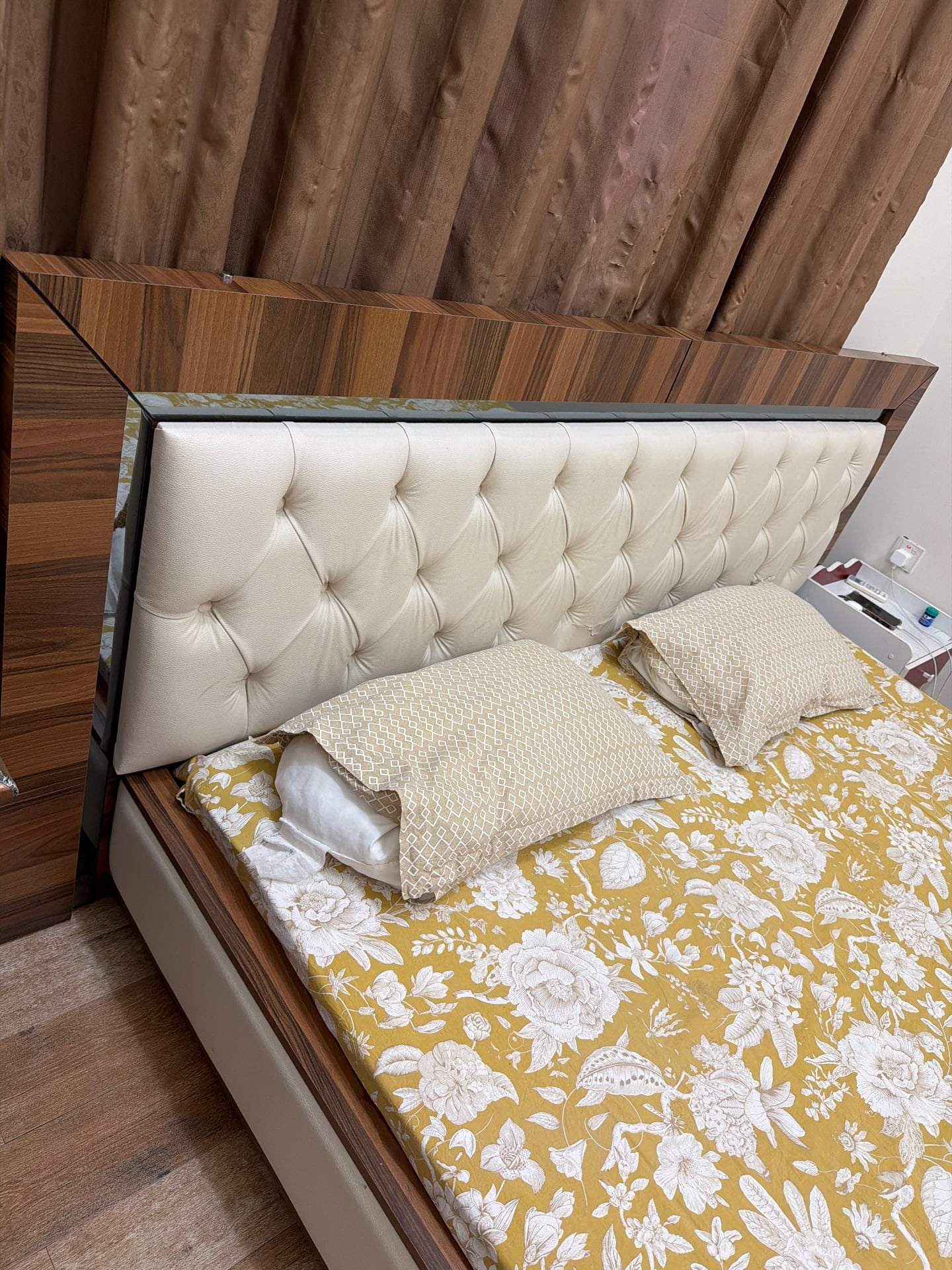 Bed with mattress for sale - Image 3