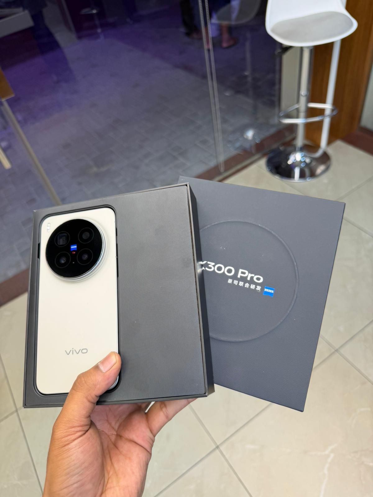 Vivo 300pro 512gb  - Image 2