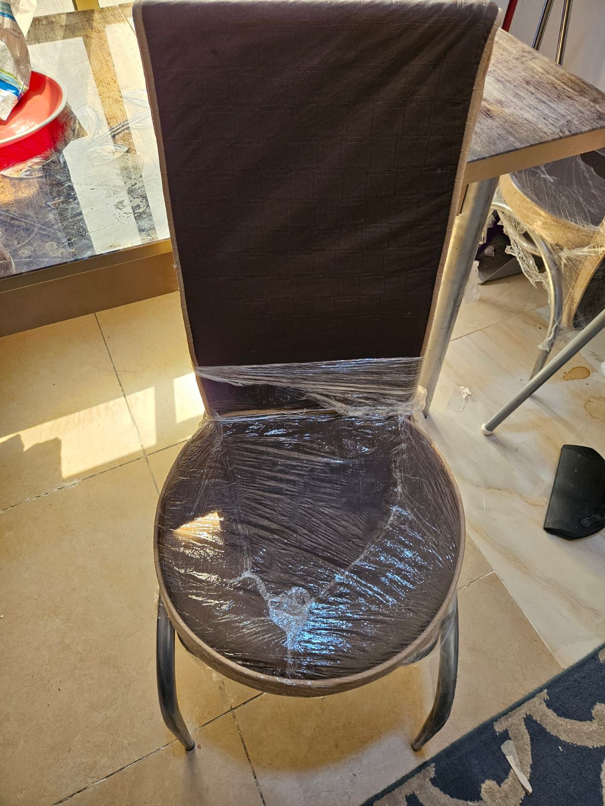 Extendable dining table with 4 chairs - Image 4
