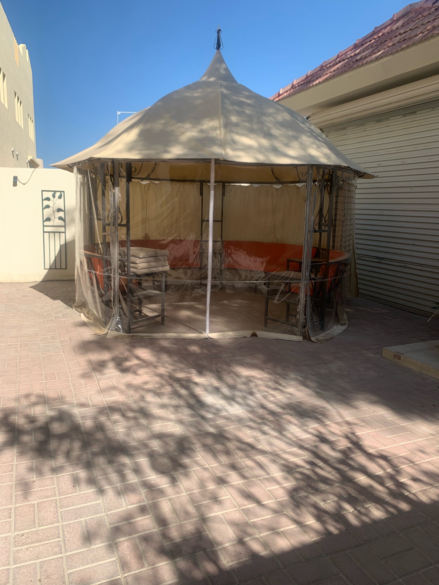Outdoor tent - Image 4