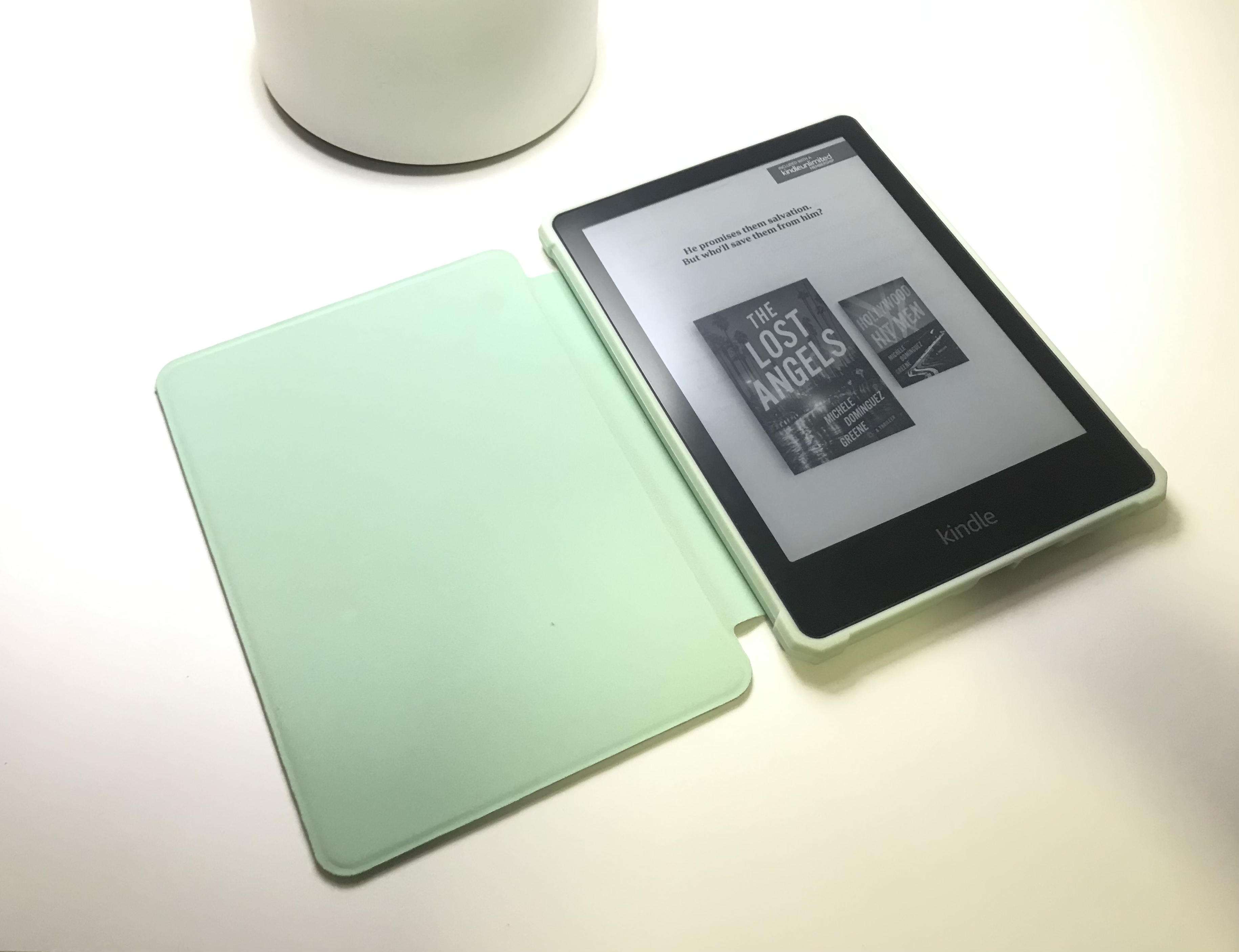 Amazon Kindle Paperwhite 11th Generation eBook Reader  - Image 3