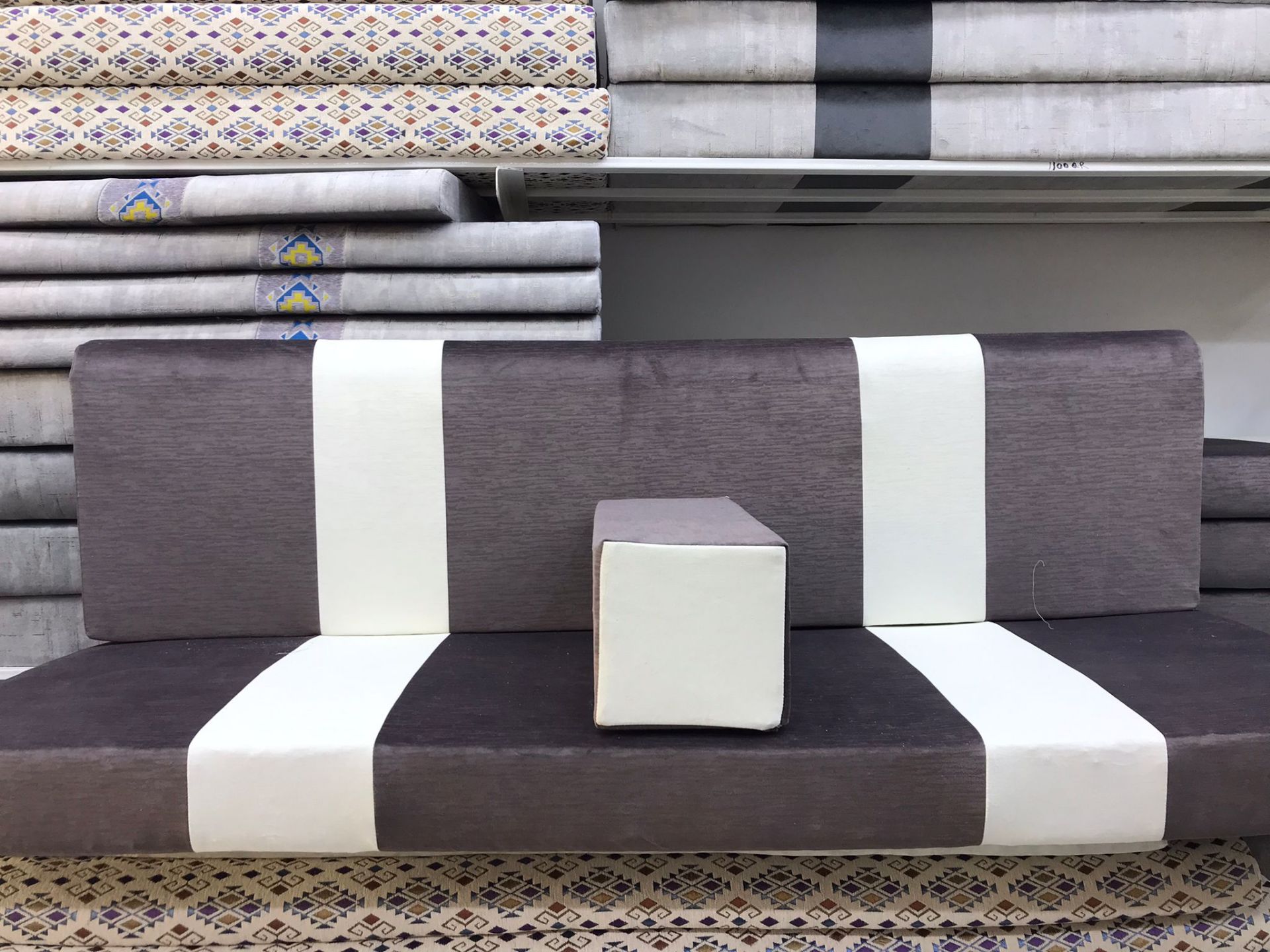 High-Quality Sofas, Luxury Arabic Majlees & Premium Carpets – Selling & Professi - Image 10