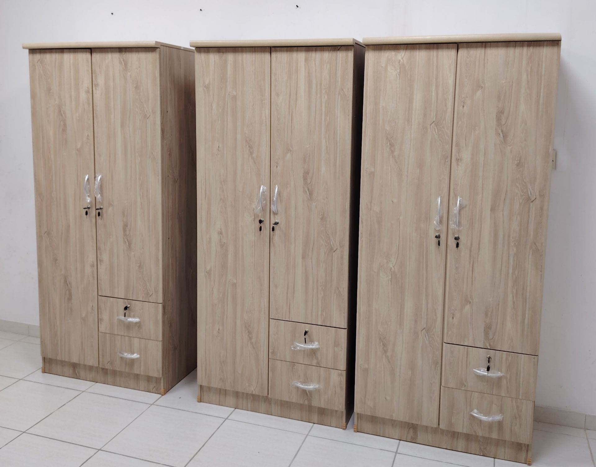 2 door,3 door, 4 door and single door small cupboard selling. 33757438 - Image 7