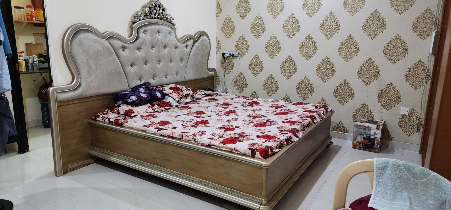 Big size wooden bed fram - Image 8