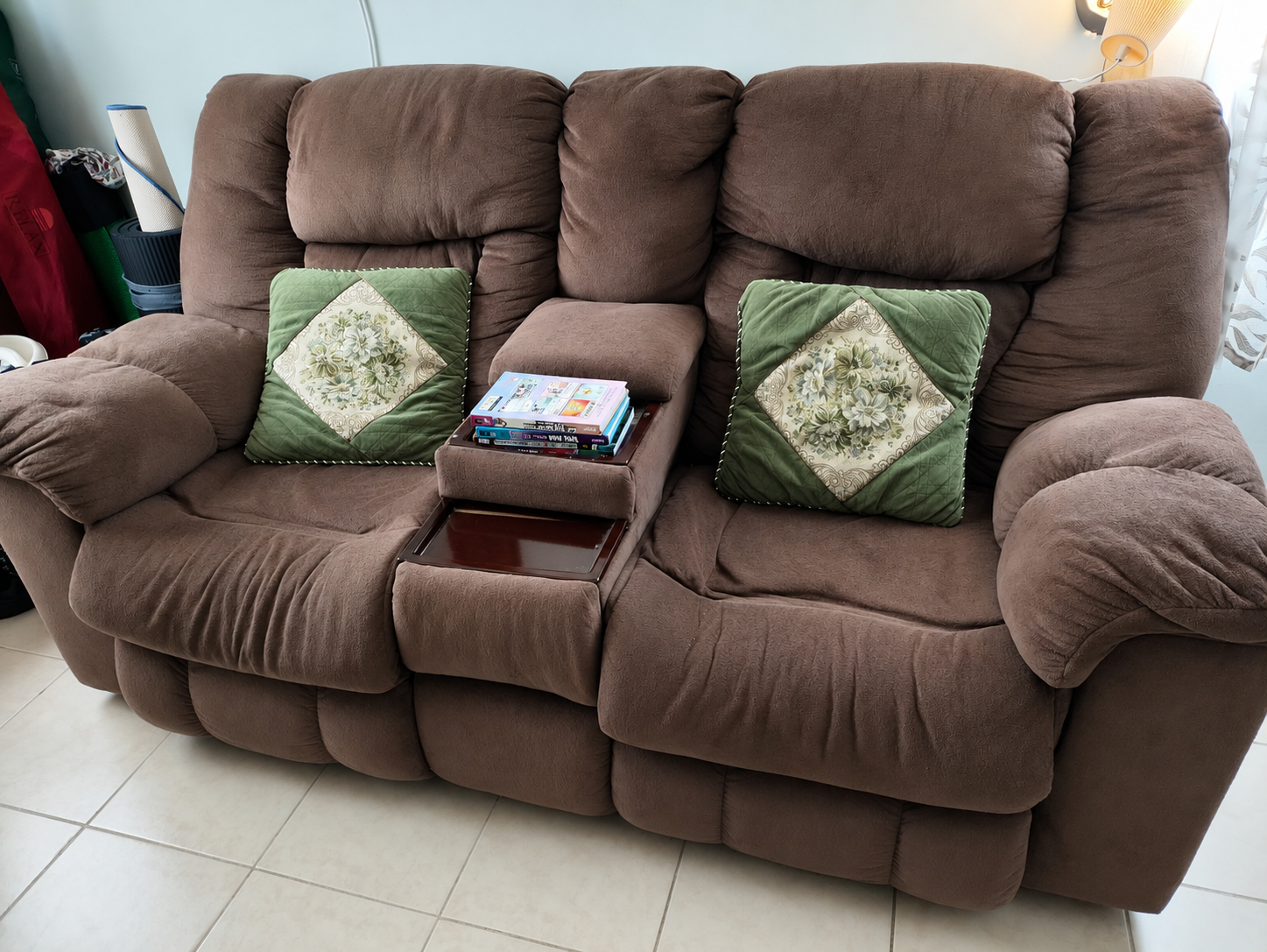 كنبة Recliner بحالة ممتازة - Image 3