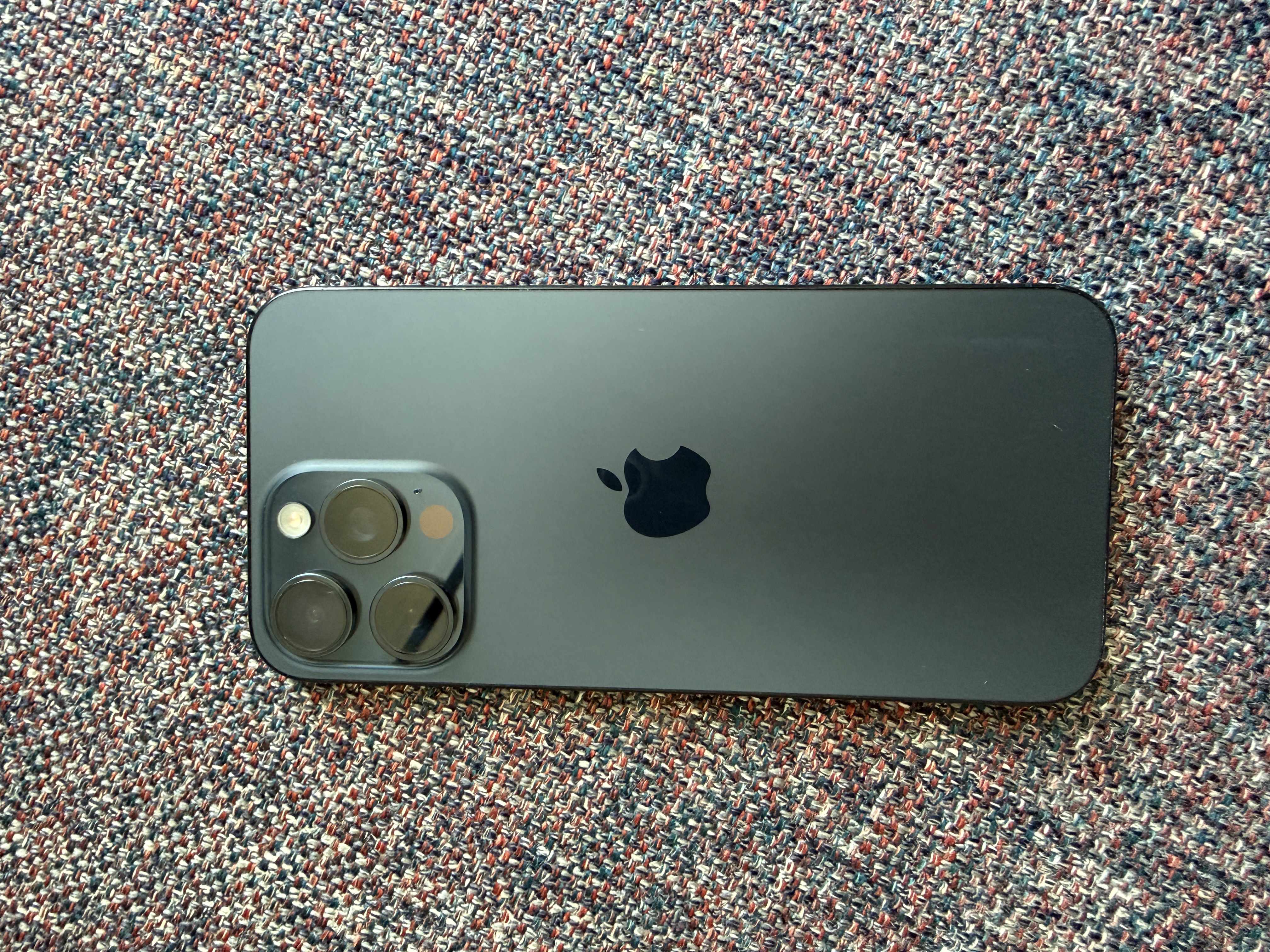 iPhone 15 Pro Max 256 GB Like new - Image 2