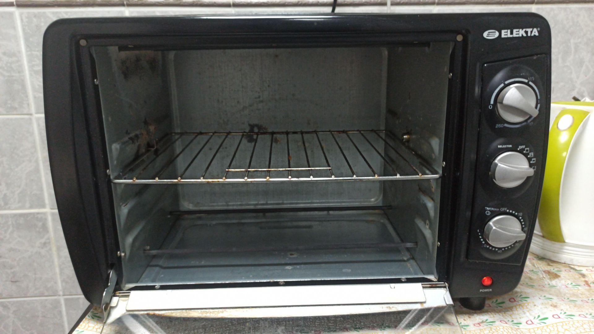 Electric oven - Image 1