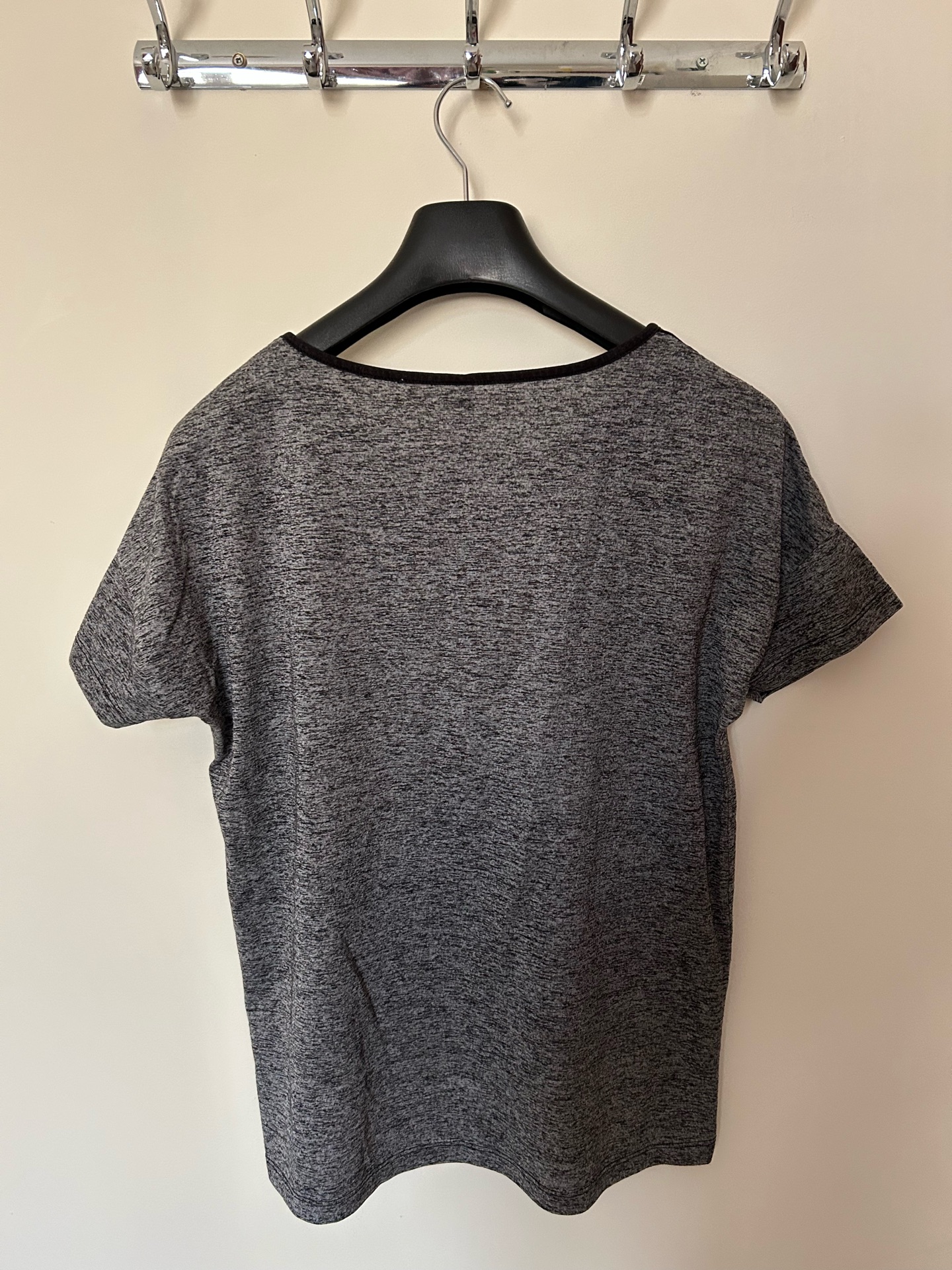 Blouses and T-shirts - Image 7