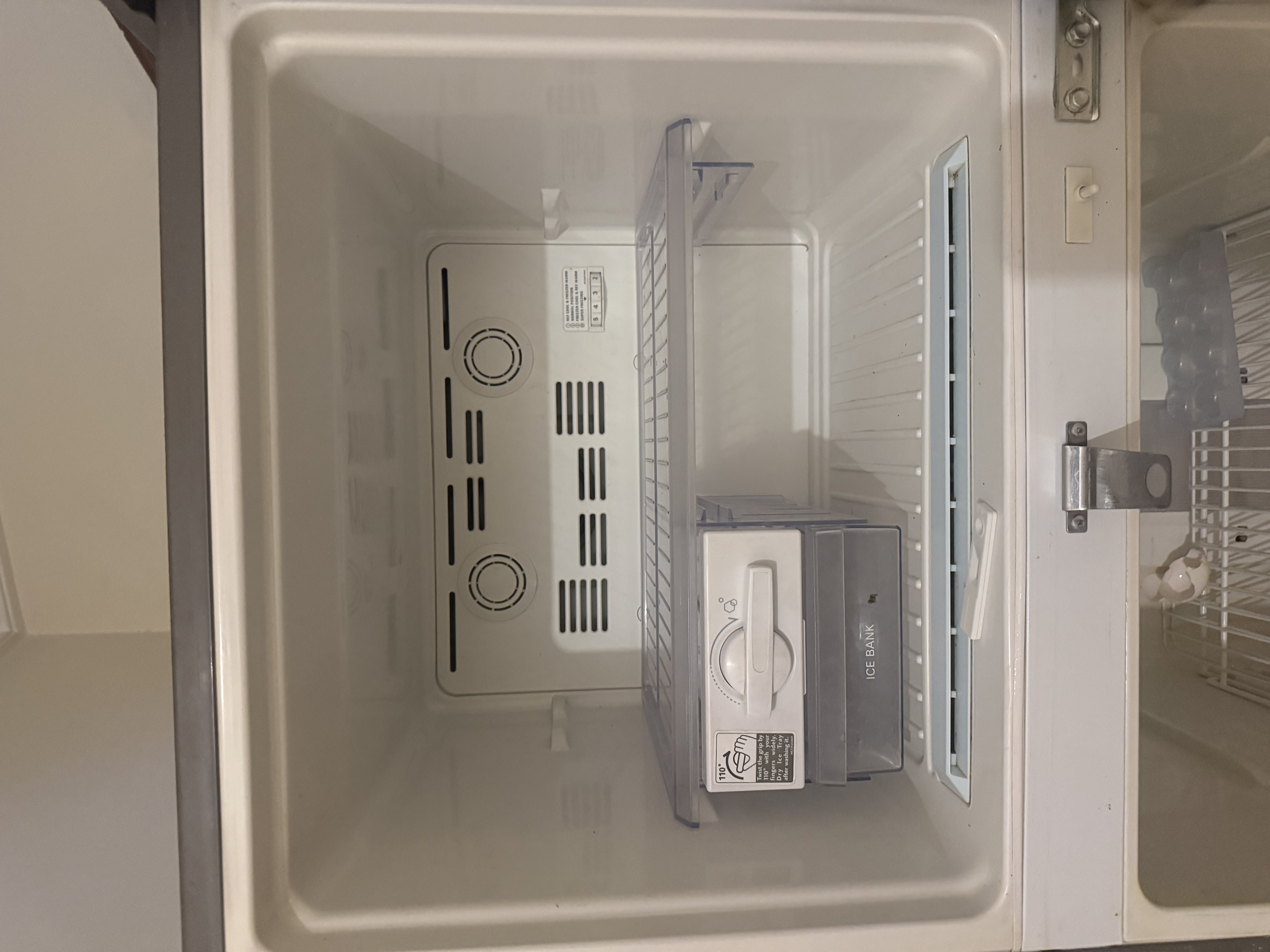 LG Refrigerator double door GL- B362Vm - Image 4