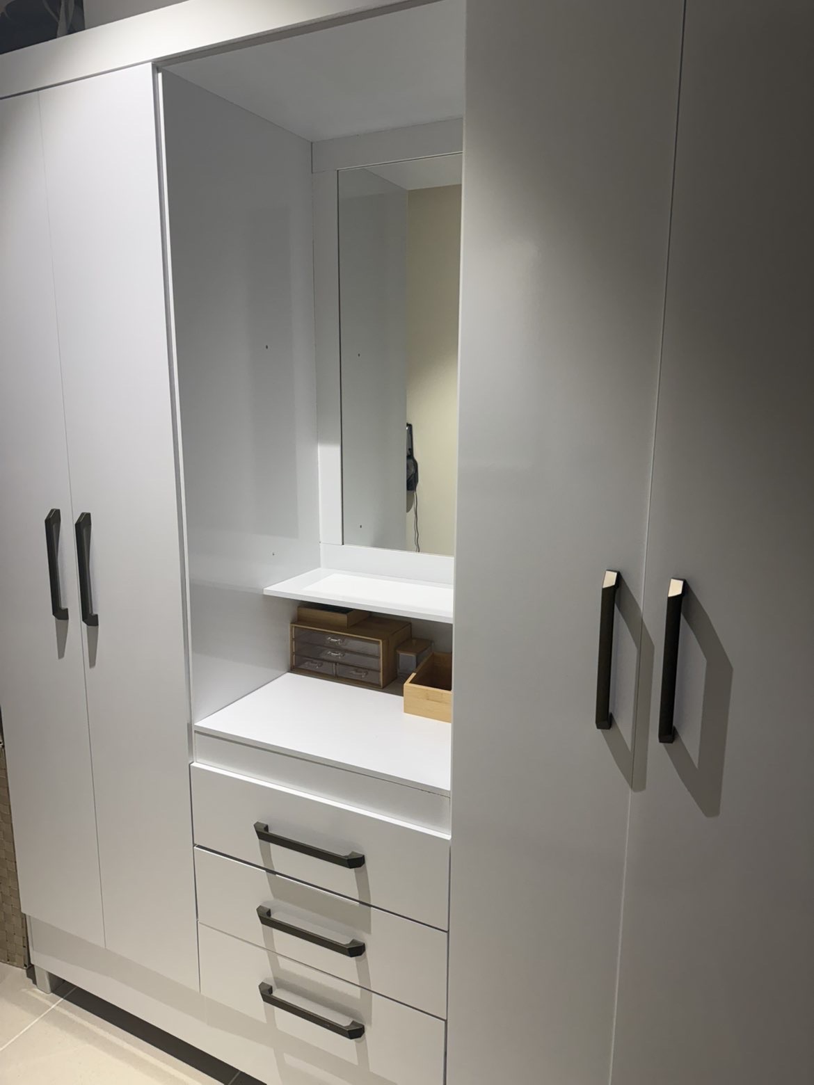 Clean 4 Door Wardrobe With 3 Drawer And Mirror - Image 4