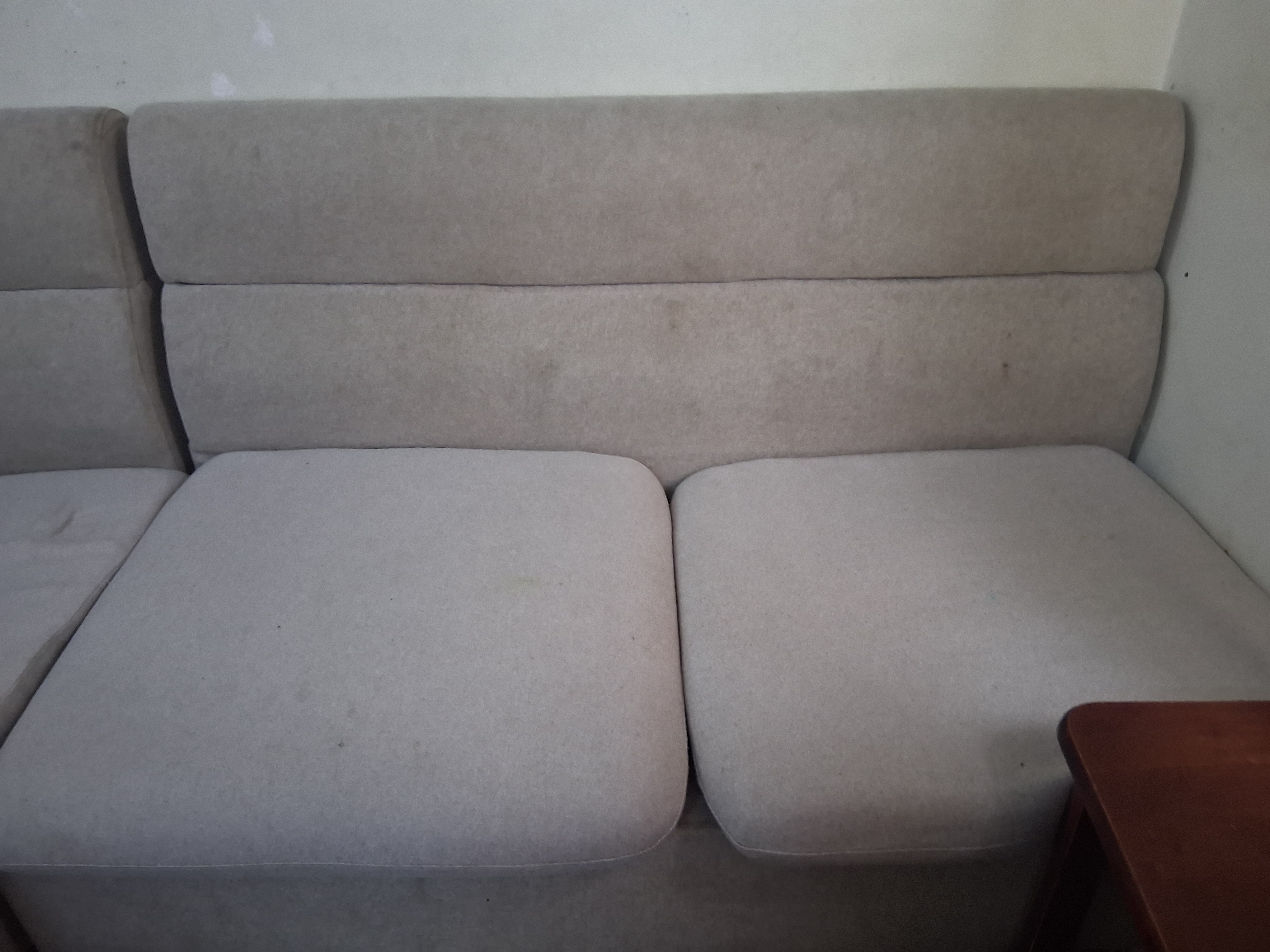 FRER Used sofa  - Image 8