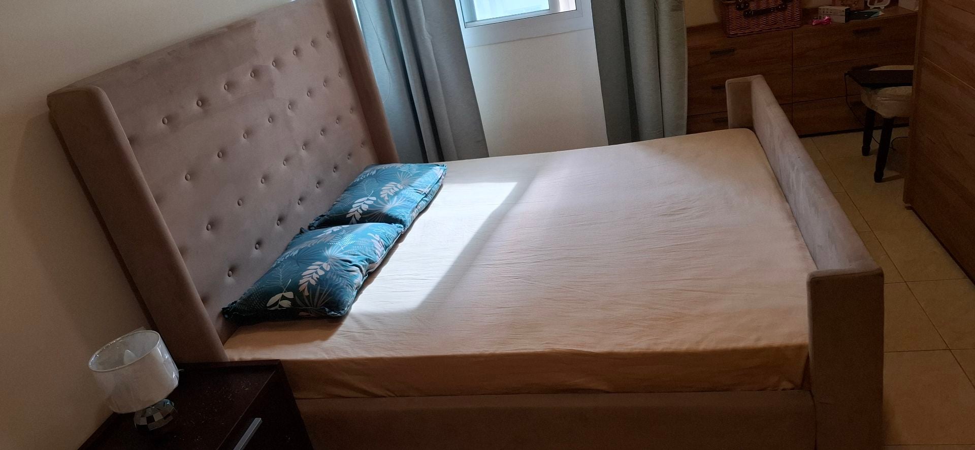 🔥 URGENT SALE – King Bed + FREE Mattress! - Image 5
