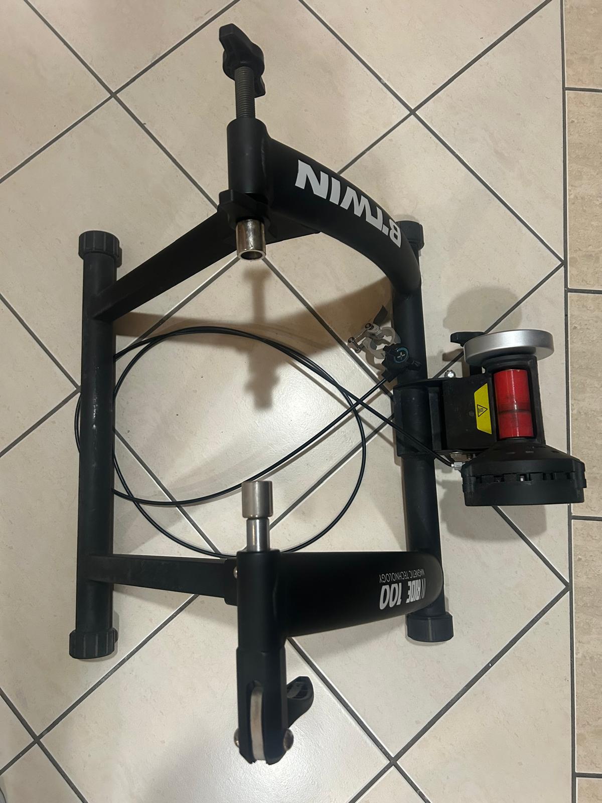 B’TWIN Inride 100 Indoor Bike Trainer - Image 4
