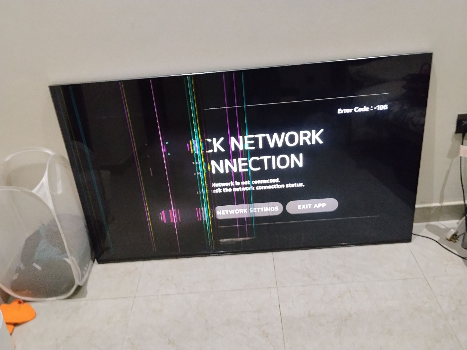 LG LED TV screen broken  - Image 4