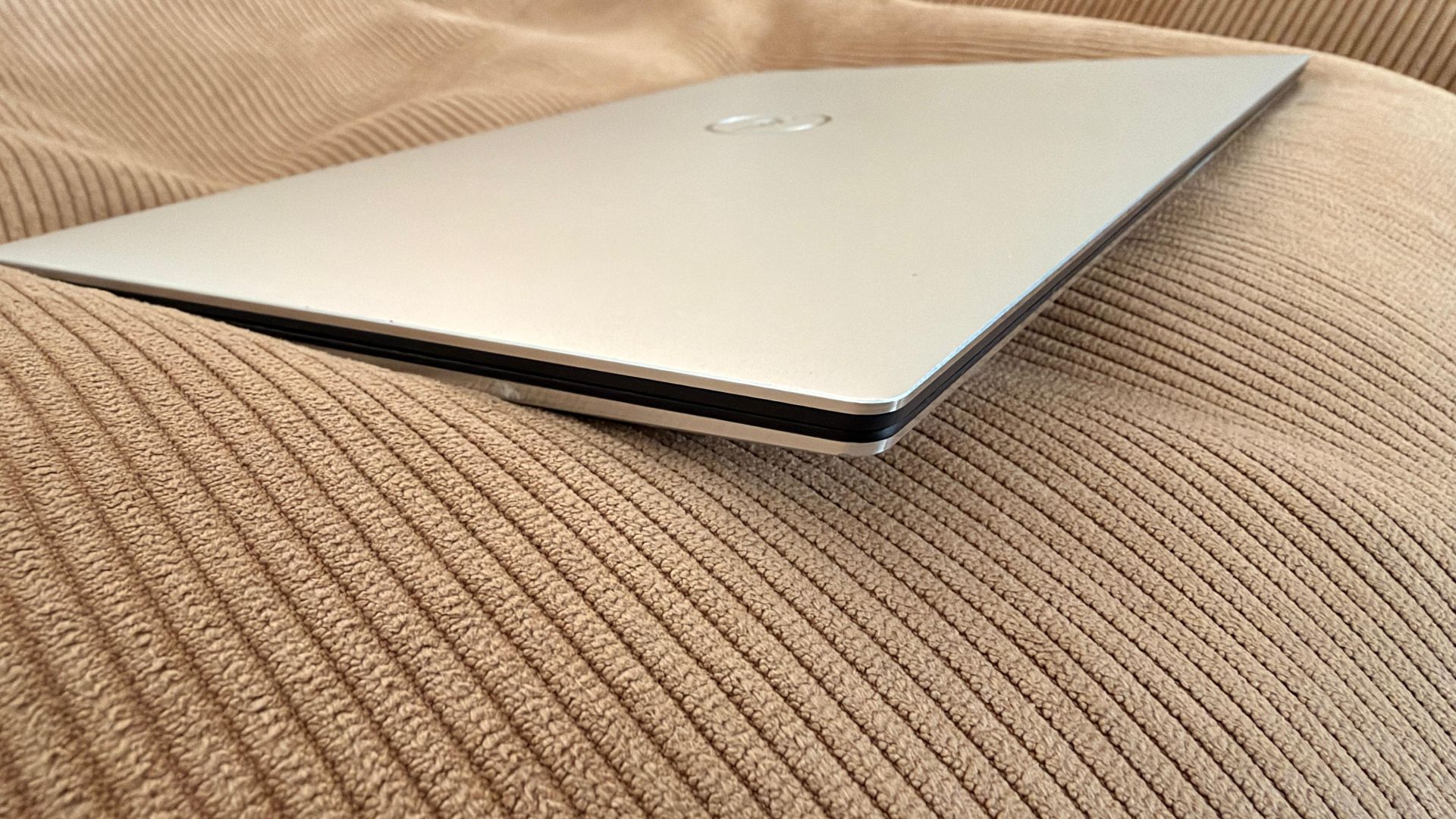 Dell XPS 13 Laptop 32GB and 1TB Storage 4k OLED Screen  - Image 8