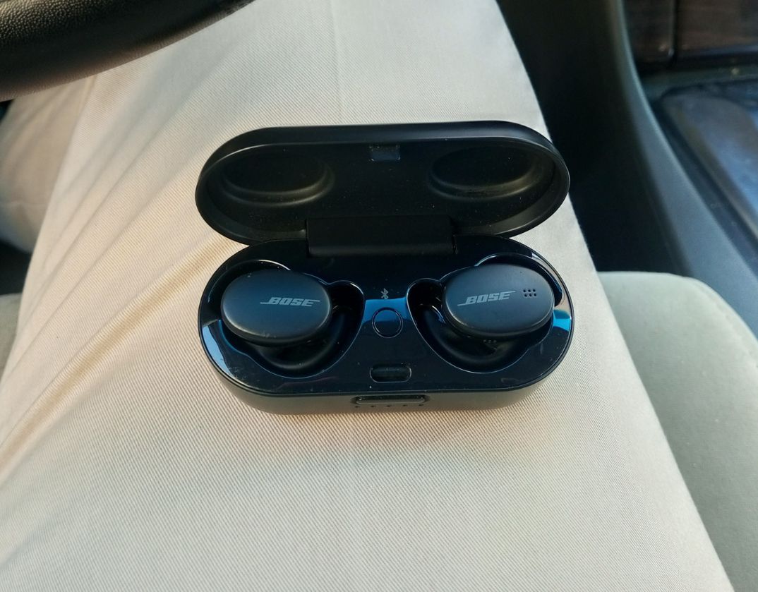 Bose Sport Earbuds - Image 3