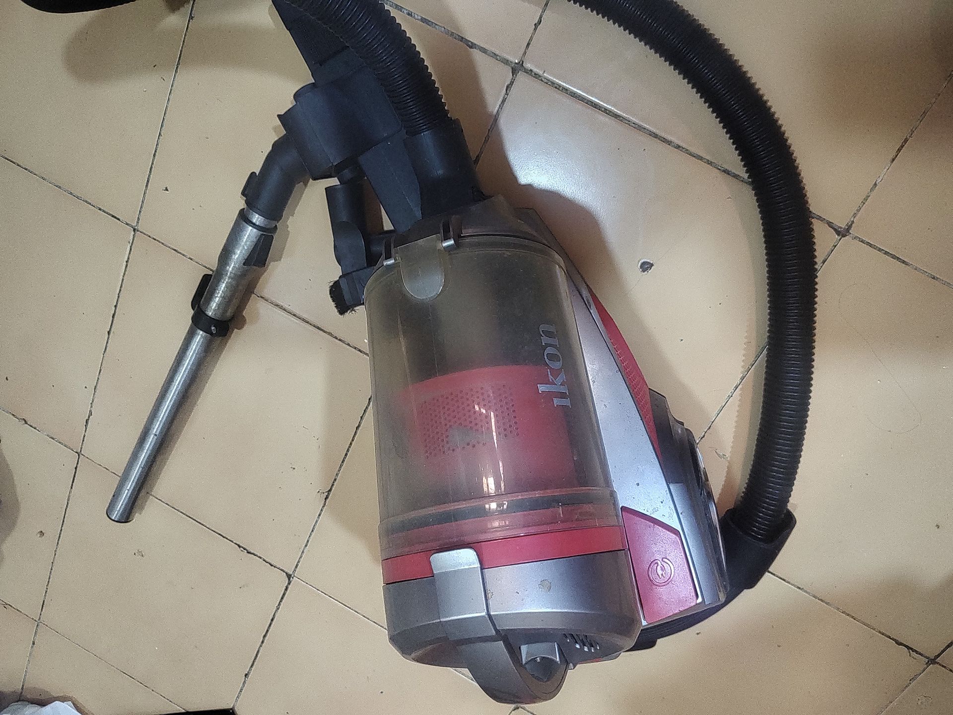 Vacuum cleaner  - Image 4