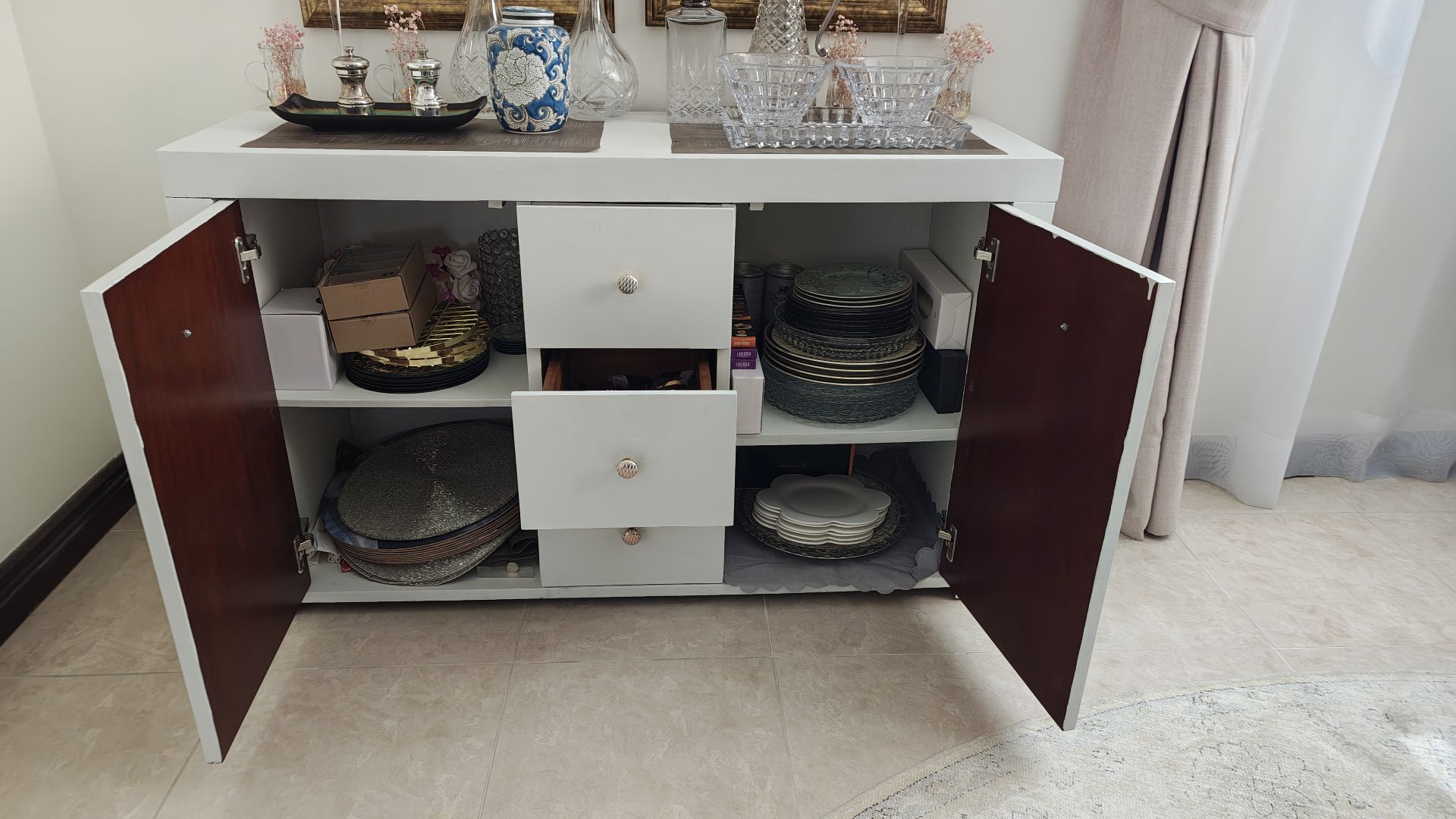 White sideboard - Image 2