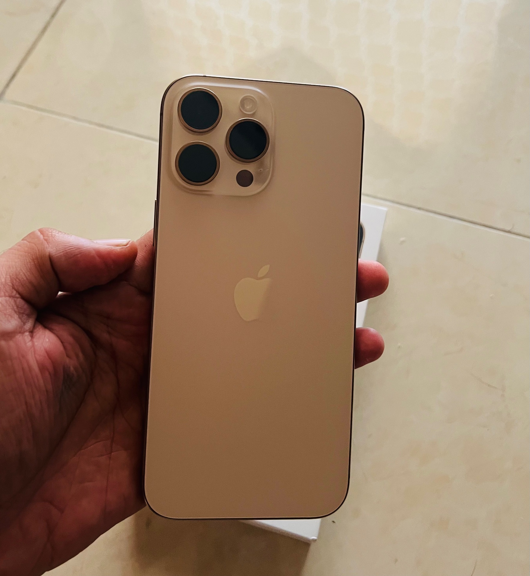 Phone 16 Pro Max 256GB, extremely clean, no scratches, no drops, 91% battery. - Image 7