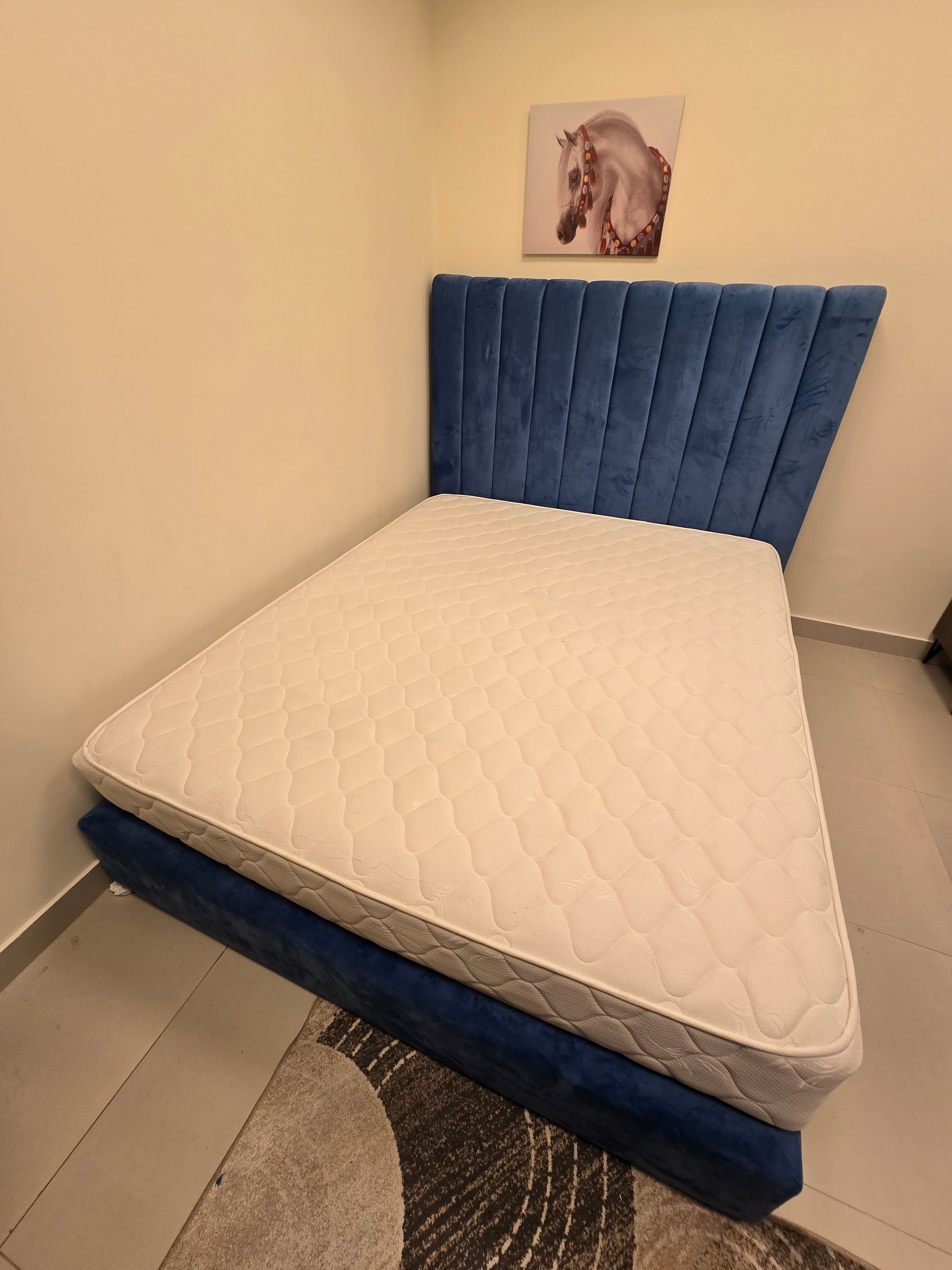 Double bed - Image 1