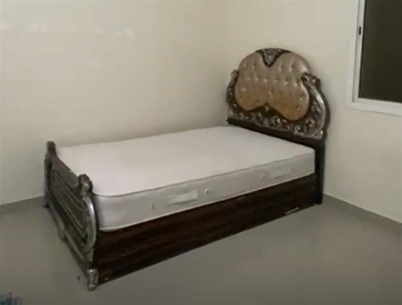 Bed with spring mattress for sale - Image 2
