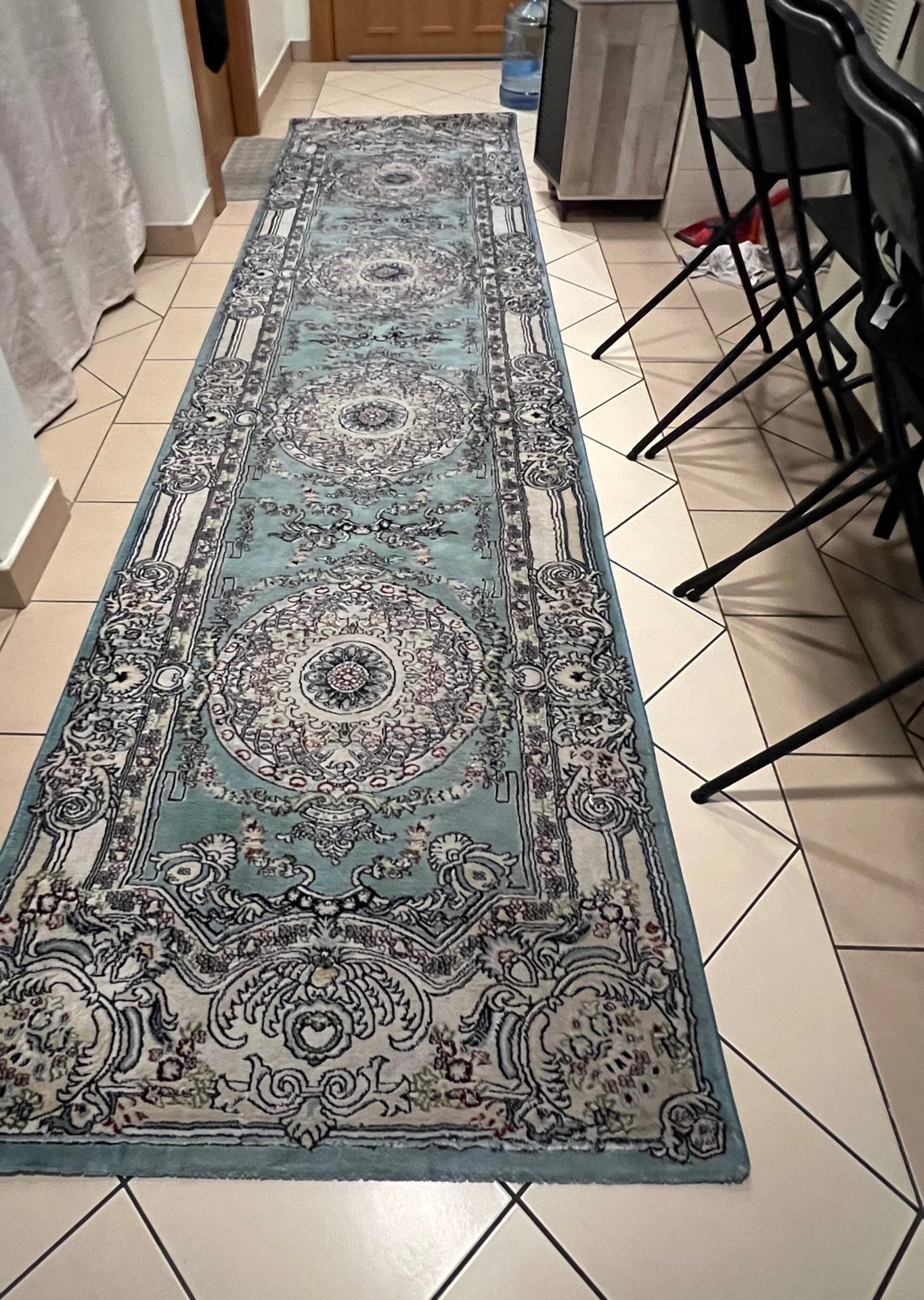Excellent condition carpets and Area Rug - Image 1