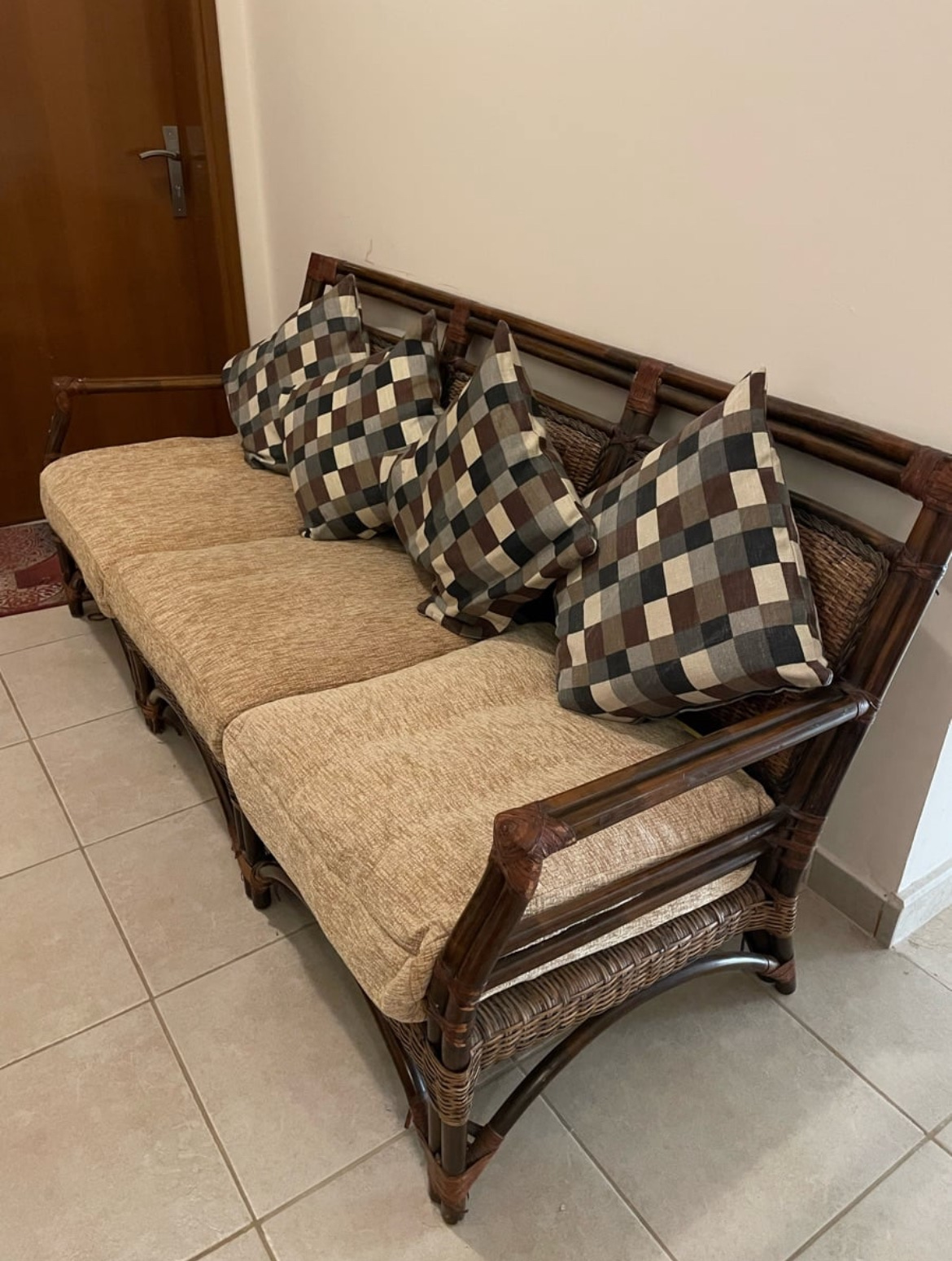 طقم طاولة ومقاعد حديقة من الخيزران الفاخر - Image 8