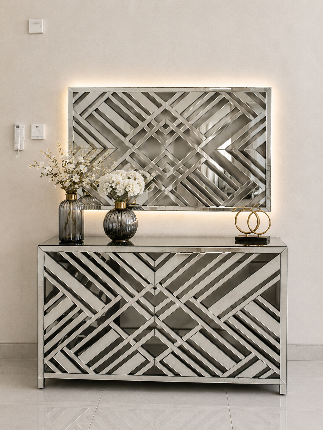 Beautiful mirror cabined - Image 5