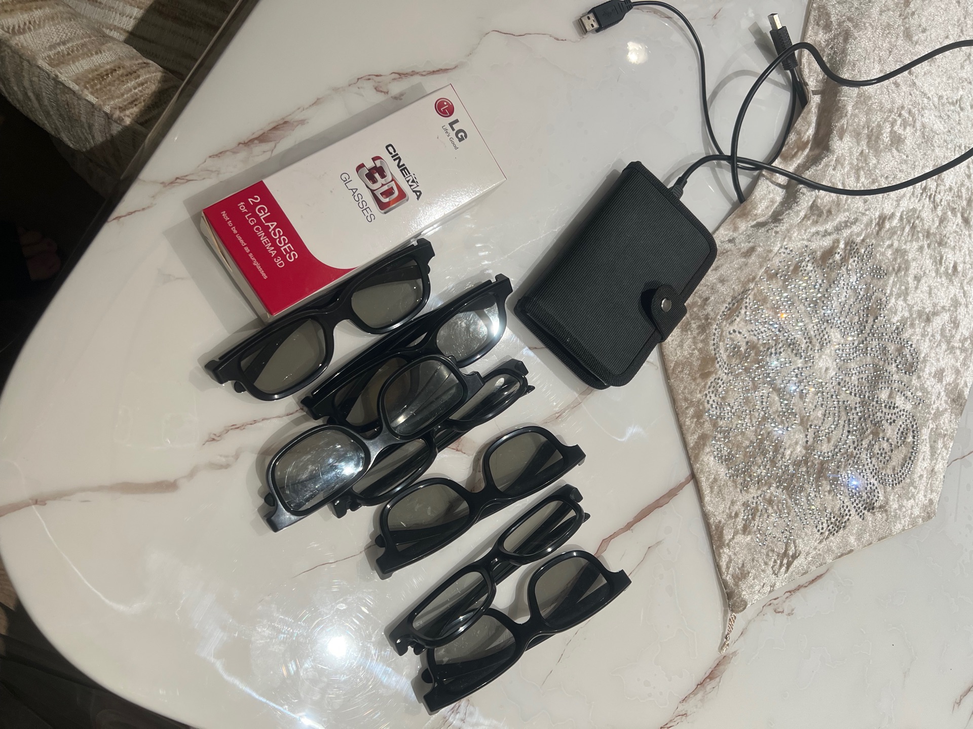 LG TV size 47 very good condition smart and 3D cinema  - Image 6