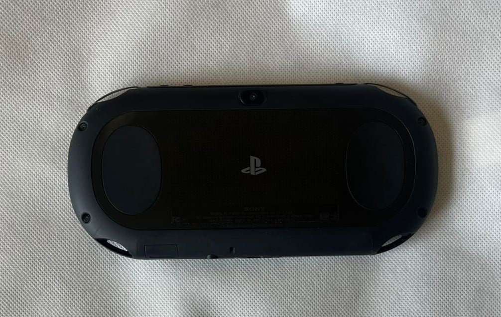 PS Vita 2000 Slim Bundle Jailbroken 8GB 64GB Charger - Image 2